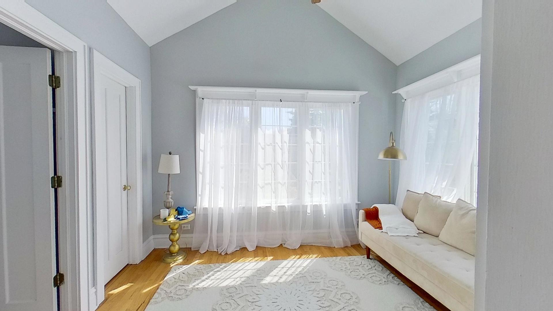 629 Newton Avenue, Glen Ellyn, IL 60137