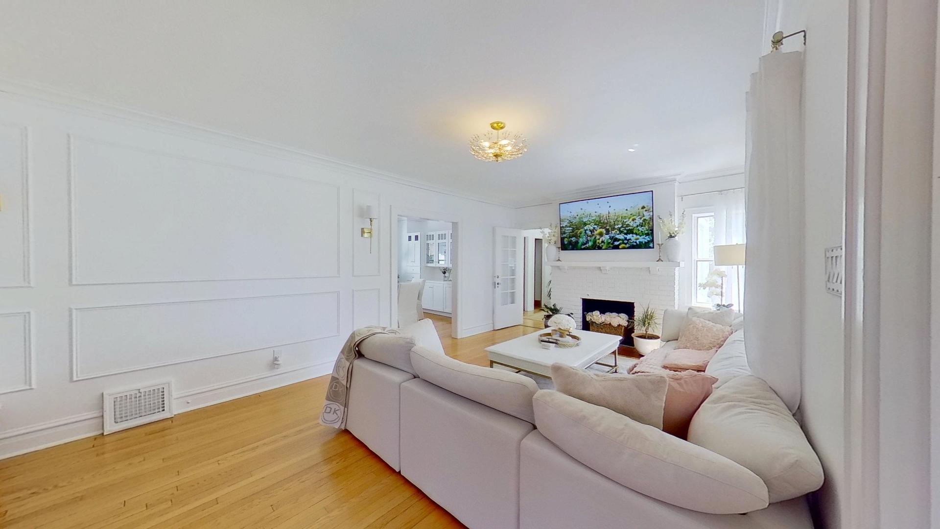 629 Newton Avenue, Glen Ellyn, IL 60137