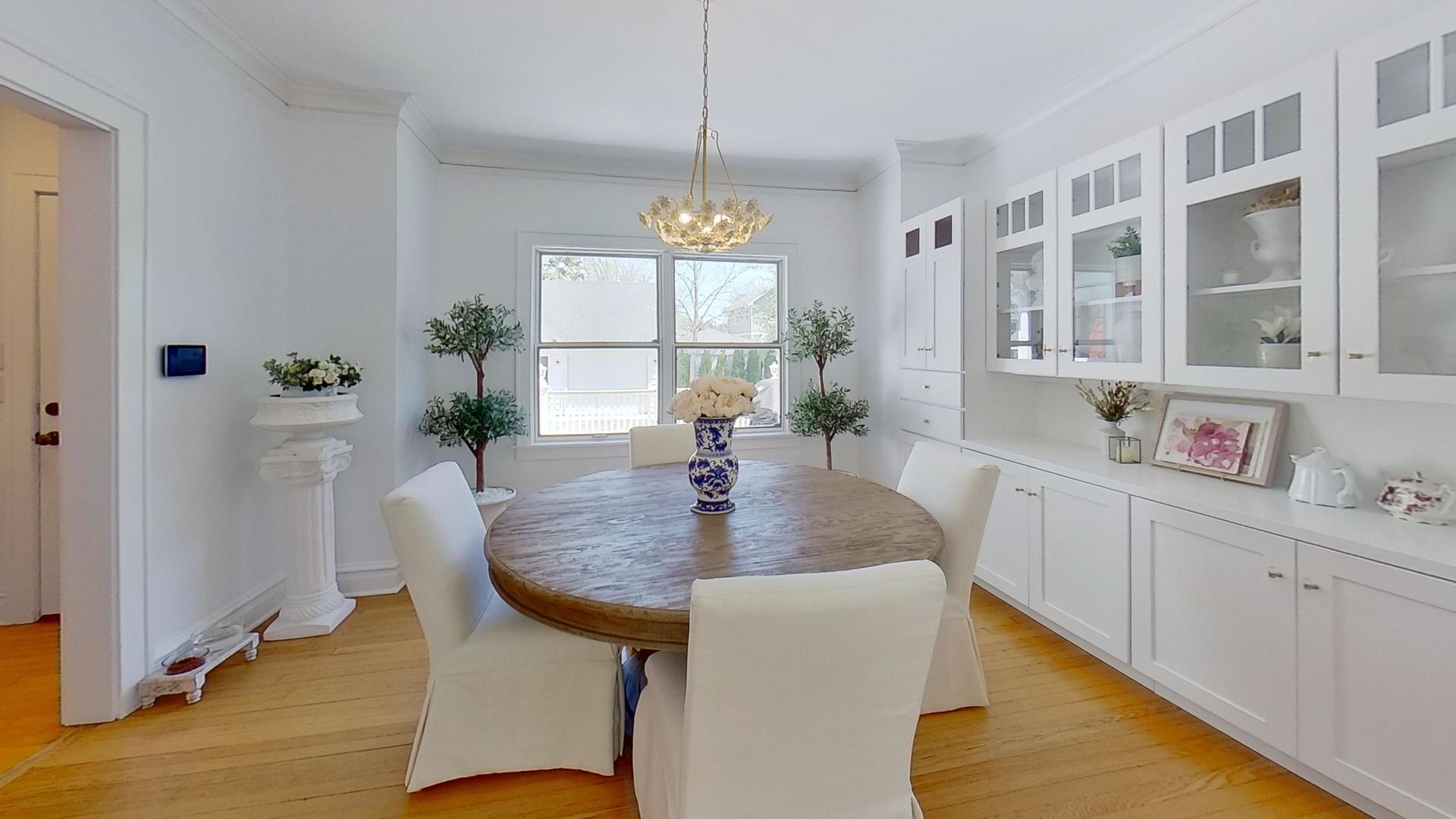 629 Newton Avenue, Glen Ellyn, IL 60137