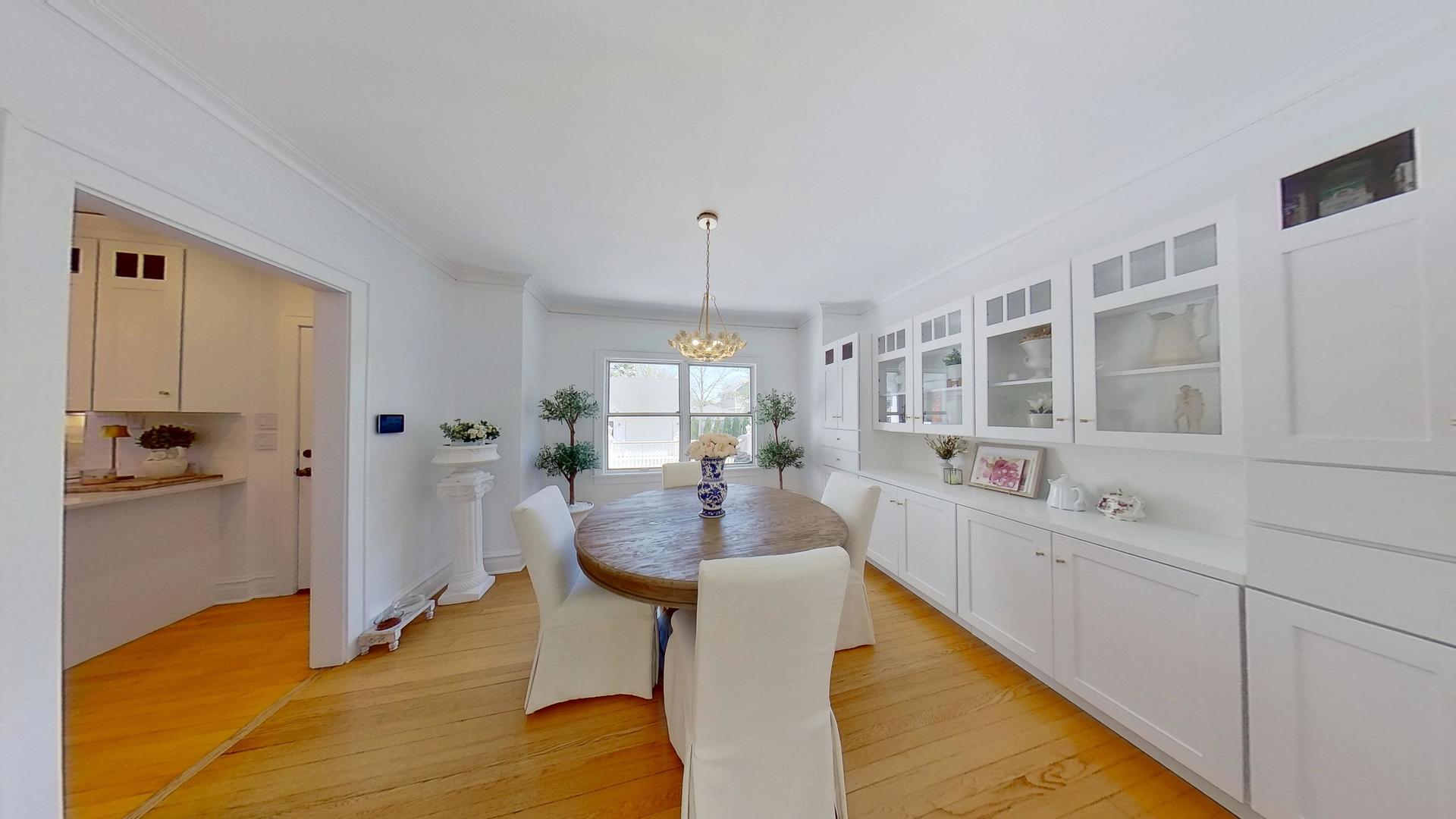 629 Newton Avenue, Glen Ellyn, IL 60137