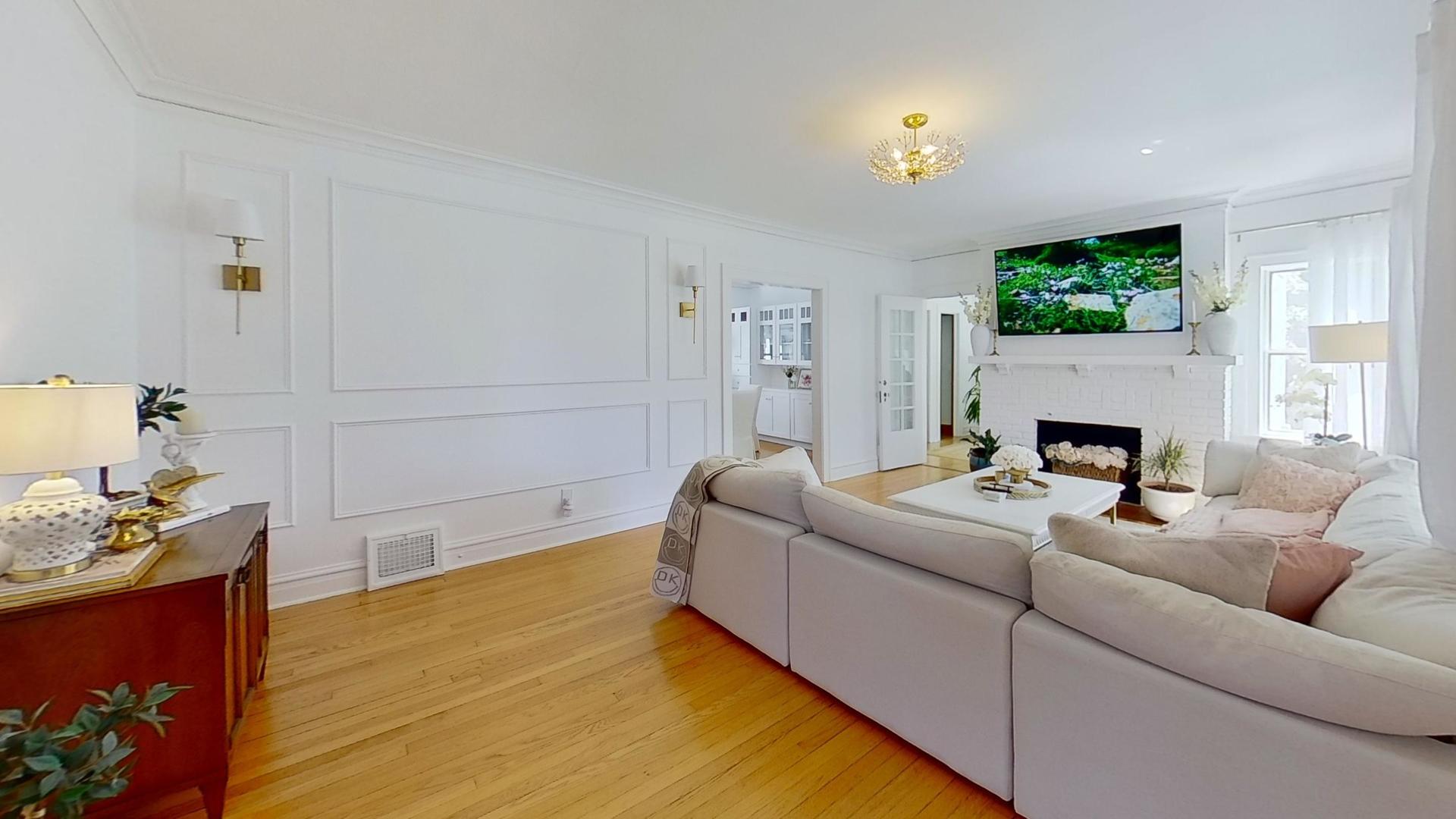 629 Newton Avenue, Glen Ellyn, IL 60137