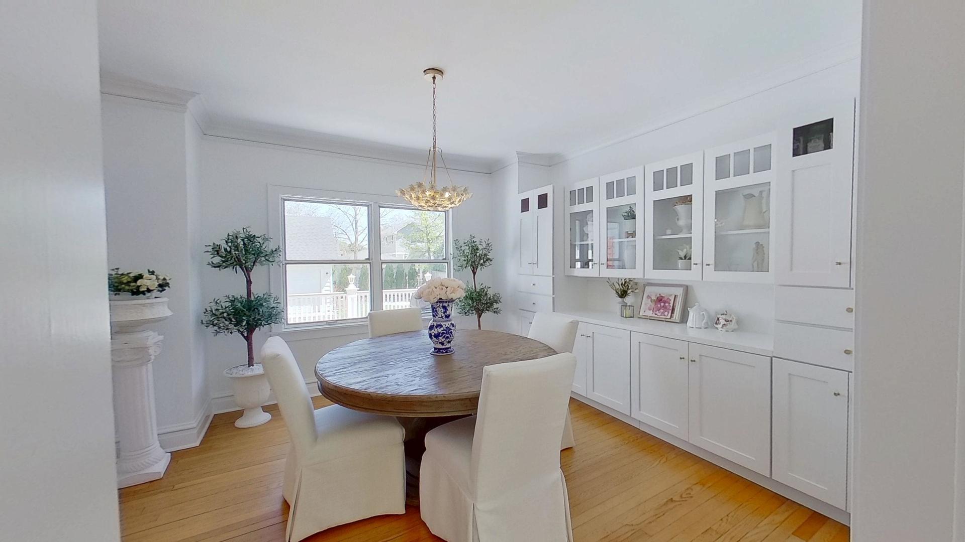 629 Newton Avenue, Glen Ellyn, IL 60137