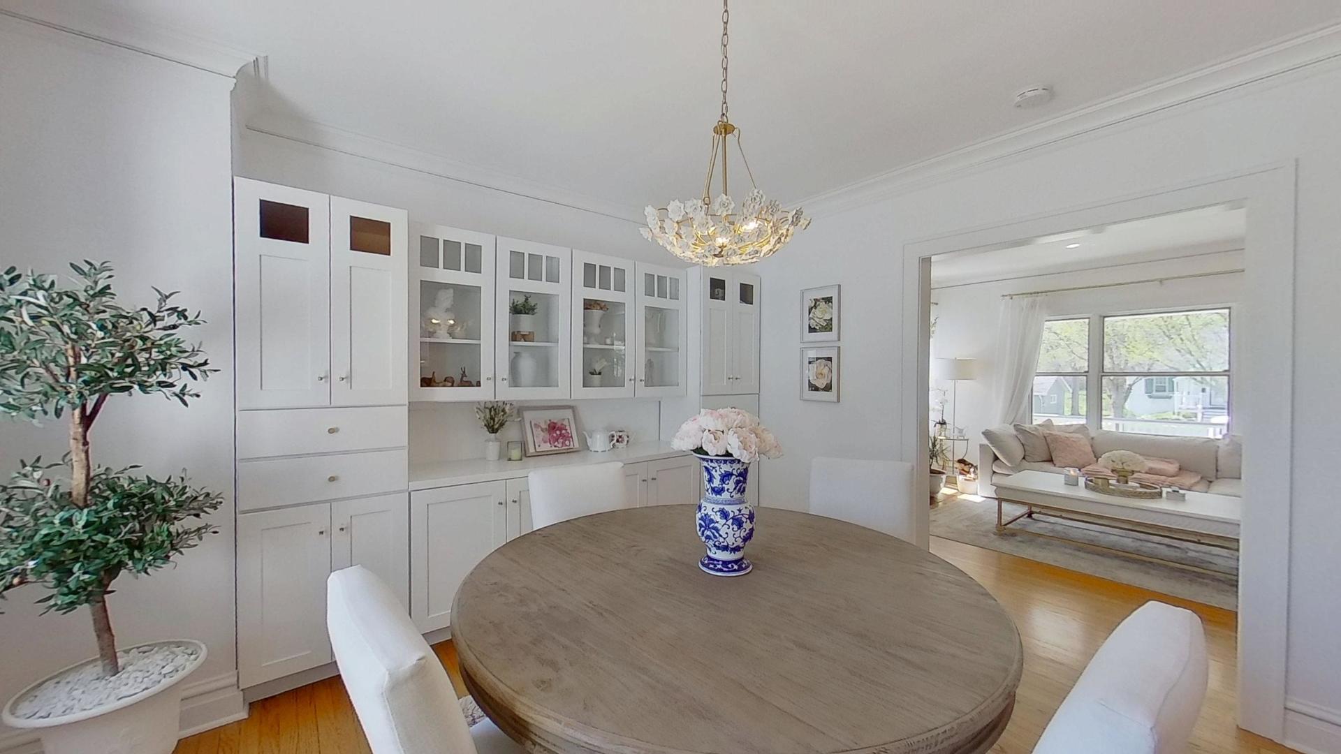 629 Newton Avenue, Glen Ellyn, IL 60137