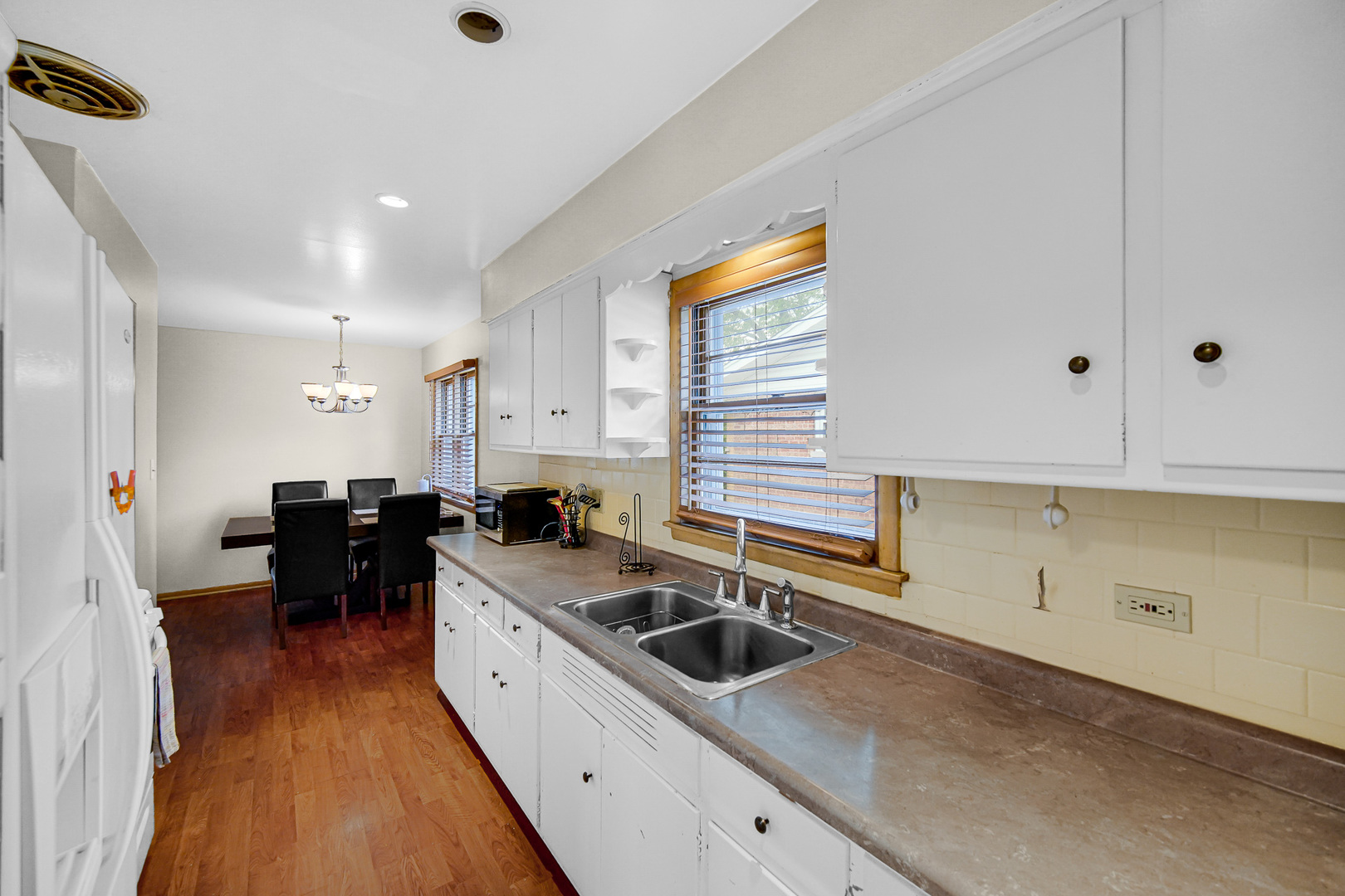 16404 Betty Lane, South Holland, IL 60473