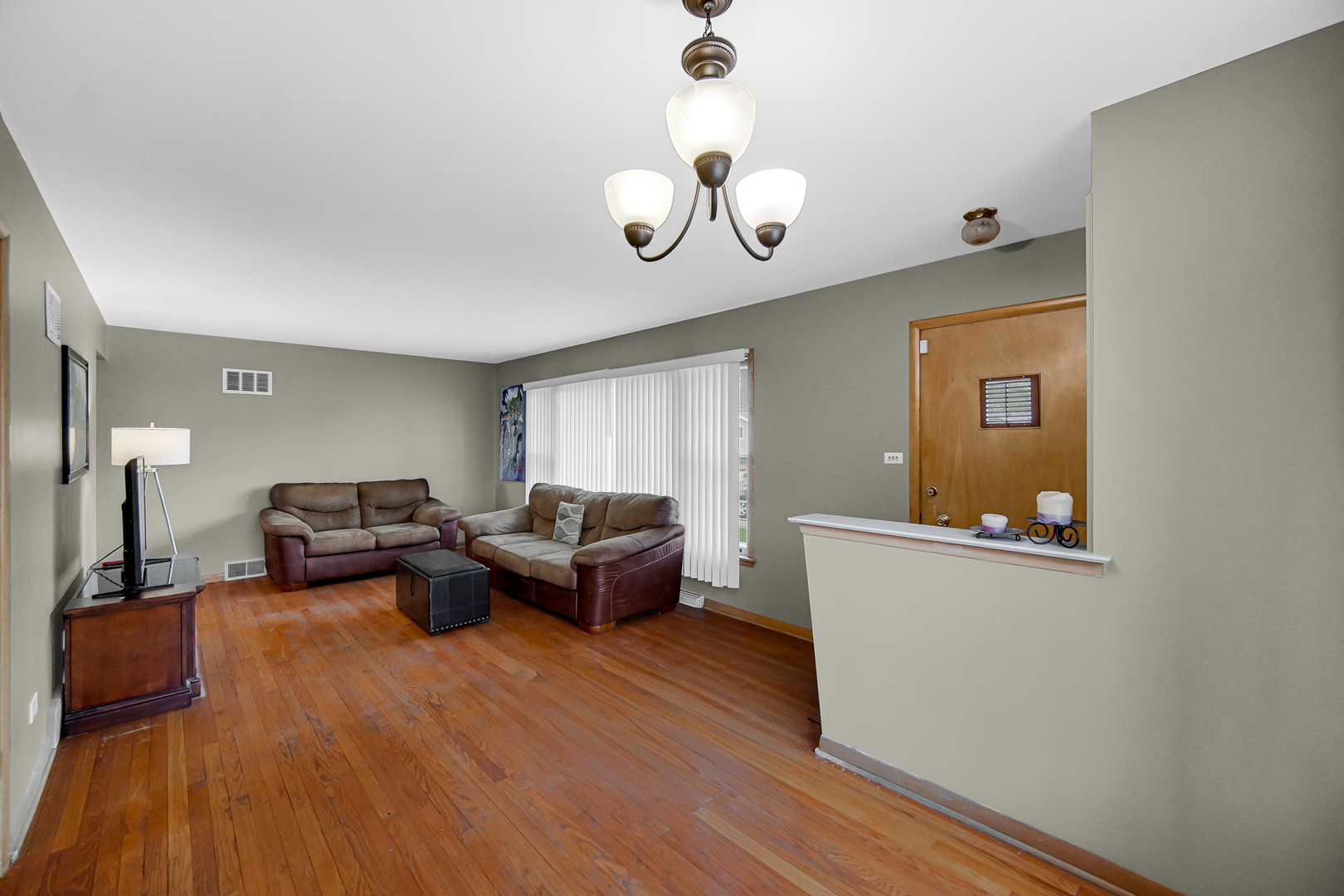 16404 Betty Lane, South Holland, IL 60473