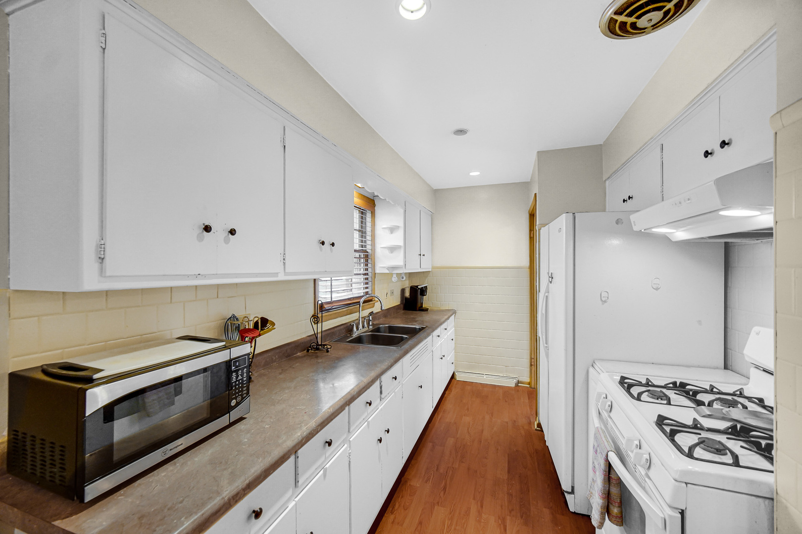 16404 Betty Lane, South Holland, IL 60473