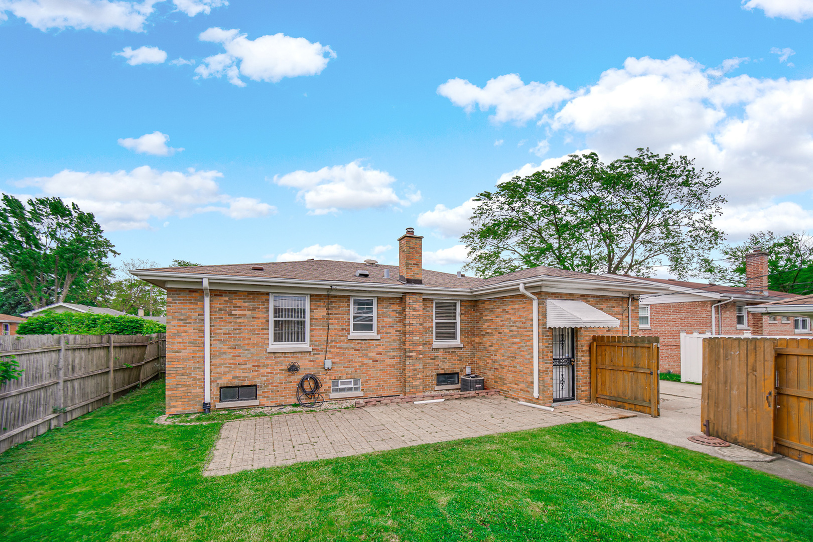 16404 Betty Lane, South Holland, IL 60473