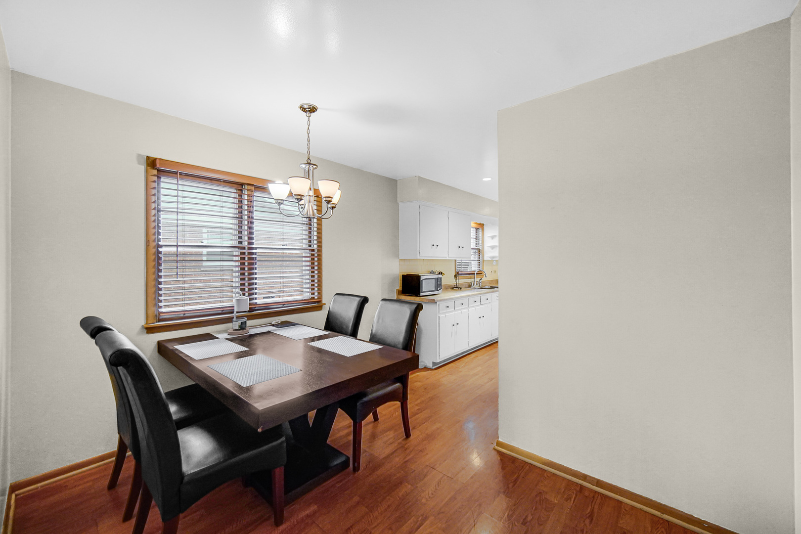 16404 Betty Lane, South Holland, IL 60473