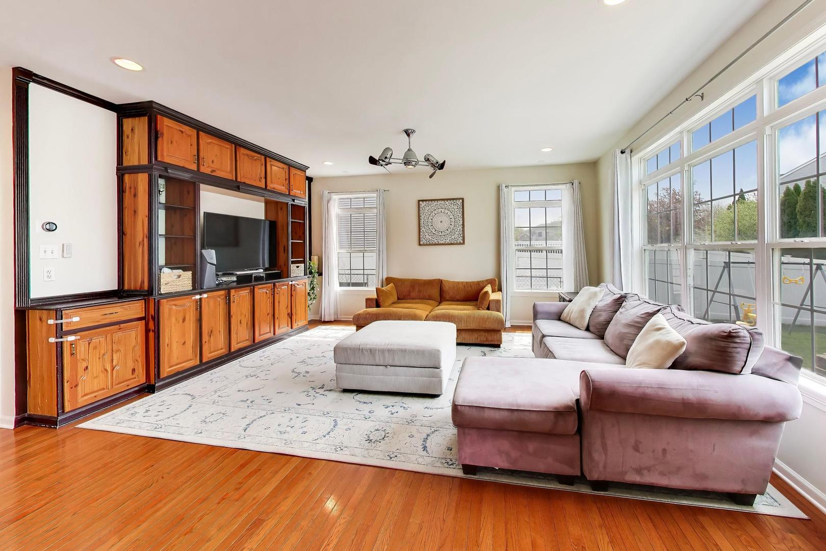 1655 Farmside Lane, Bolingbrook, IL 60490