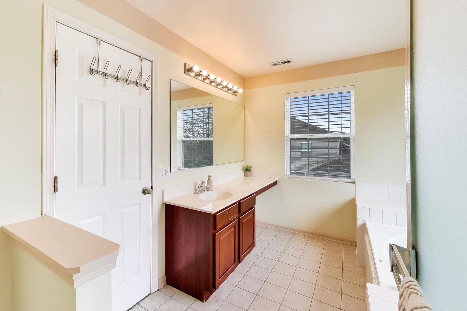 1655 Farmside Lane, Bolingbrook, IL 60490