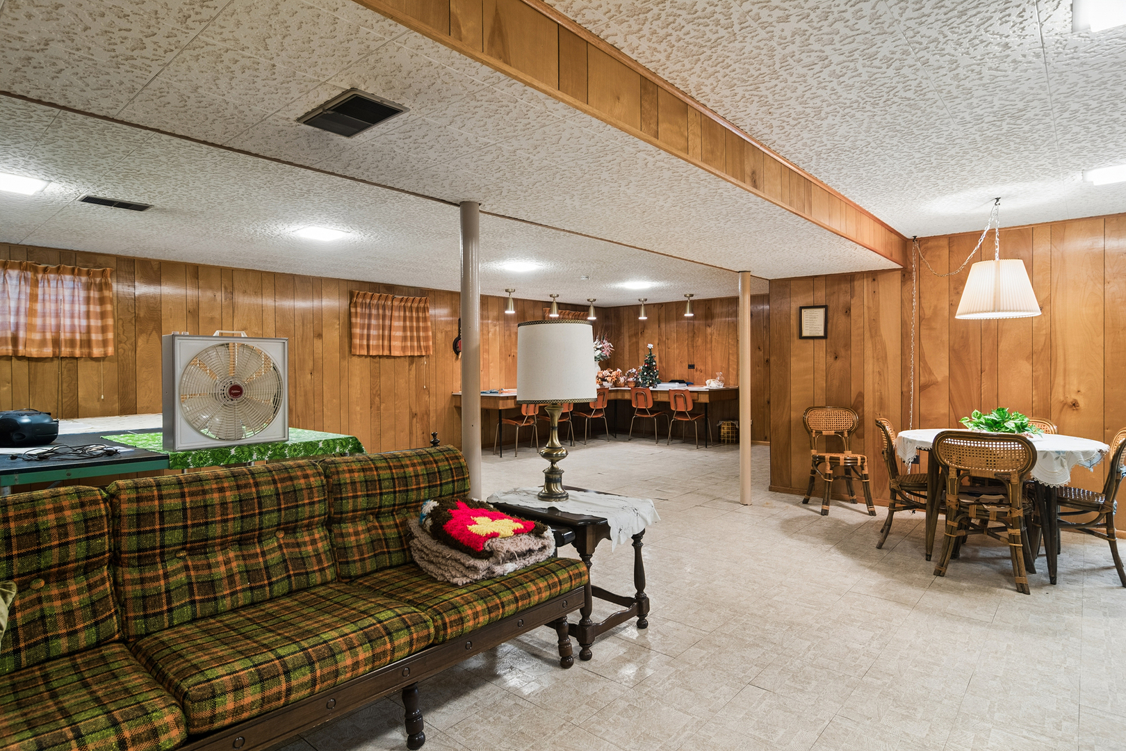 902 S See Gwun Avenue, Mount Prospect, IL 60056