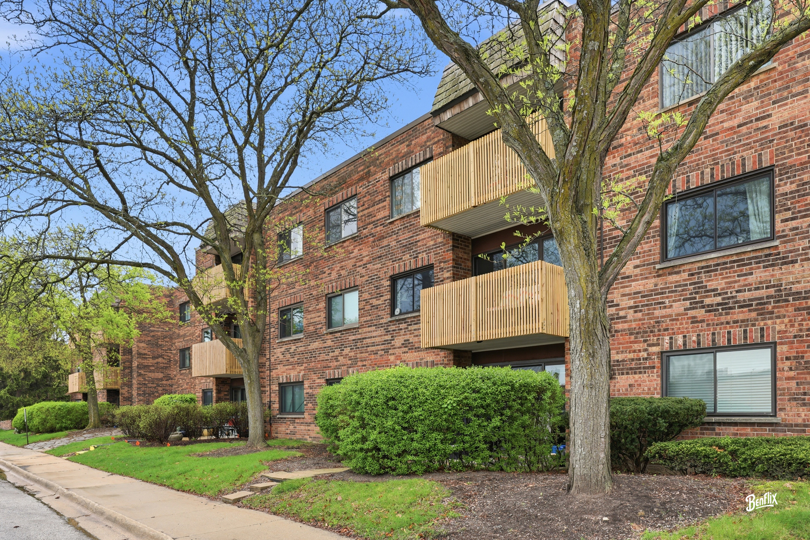925 Spring Hill Drive #212, Northbrook, IL 60062