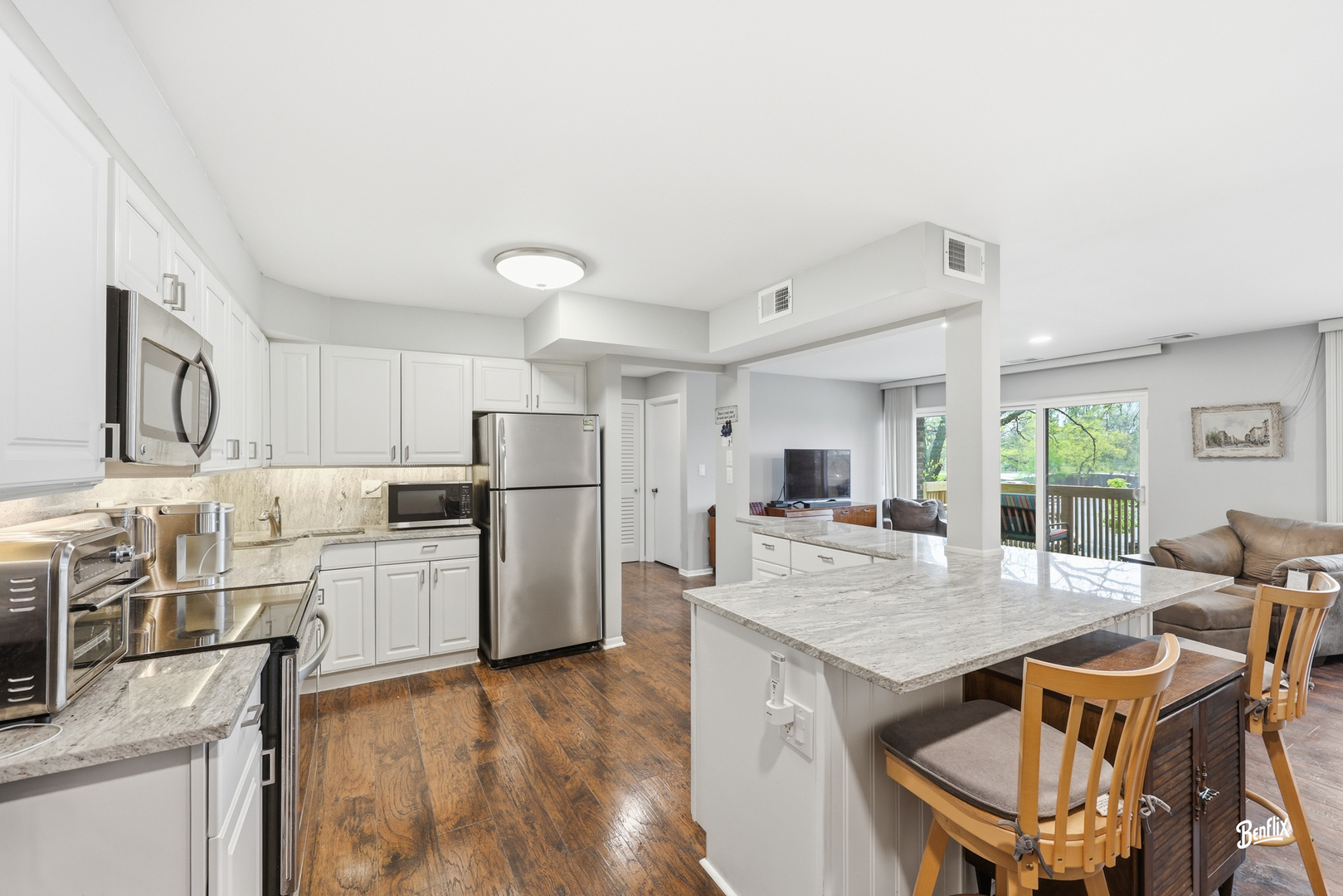 925 Spring Hill Drive #212, Northbrook, IL 60062