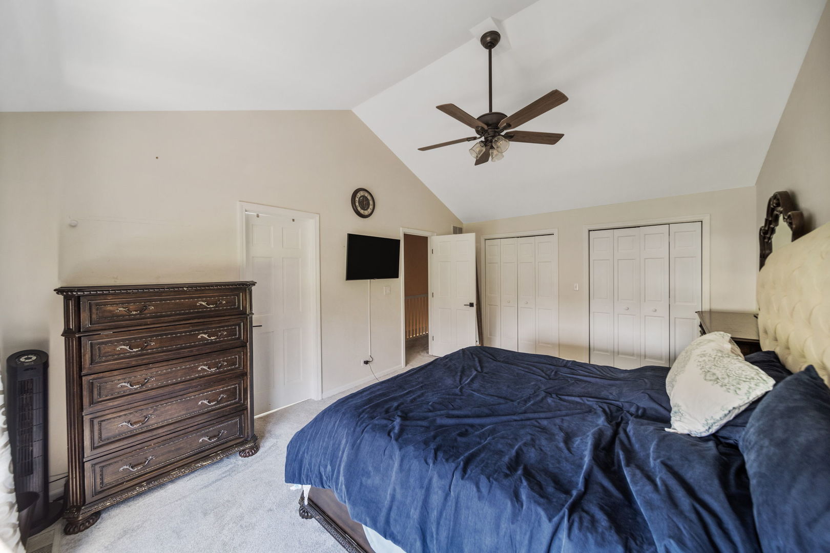 892 Somerset Drive, Carol Stream, IL 60188