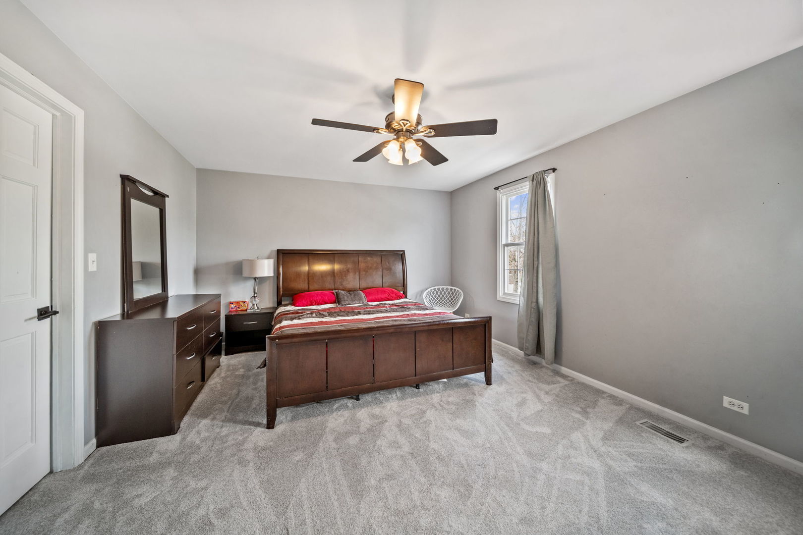 892 Somerset Drive, Carol Stream, IL 60188