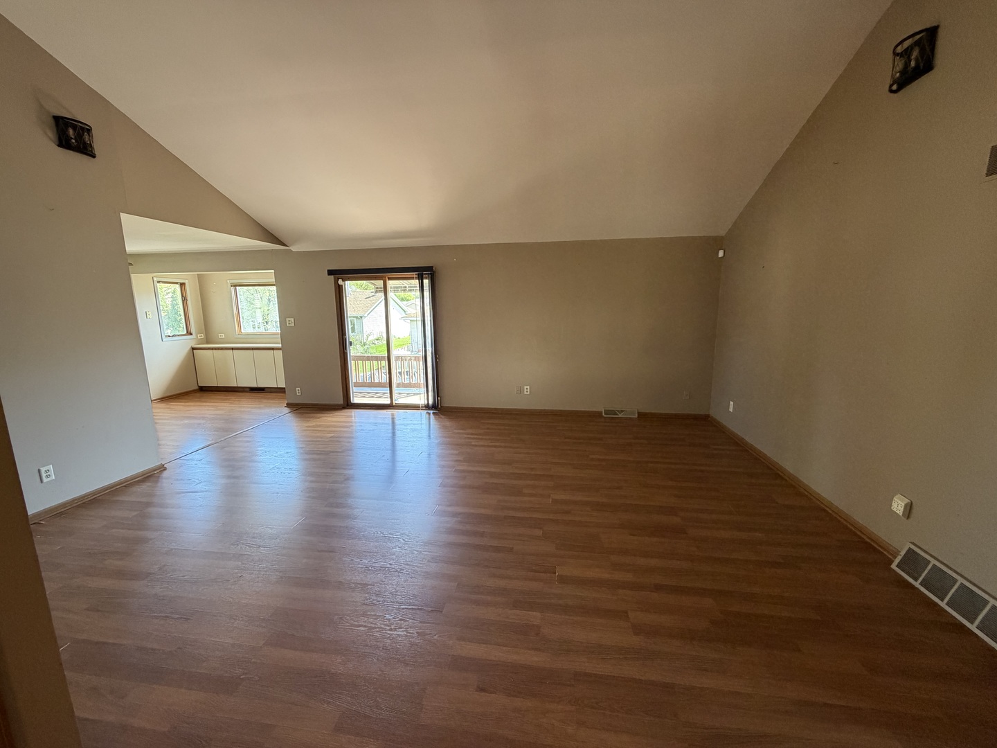 2375 Chestnut Lane, Morris, IL 60450