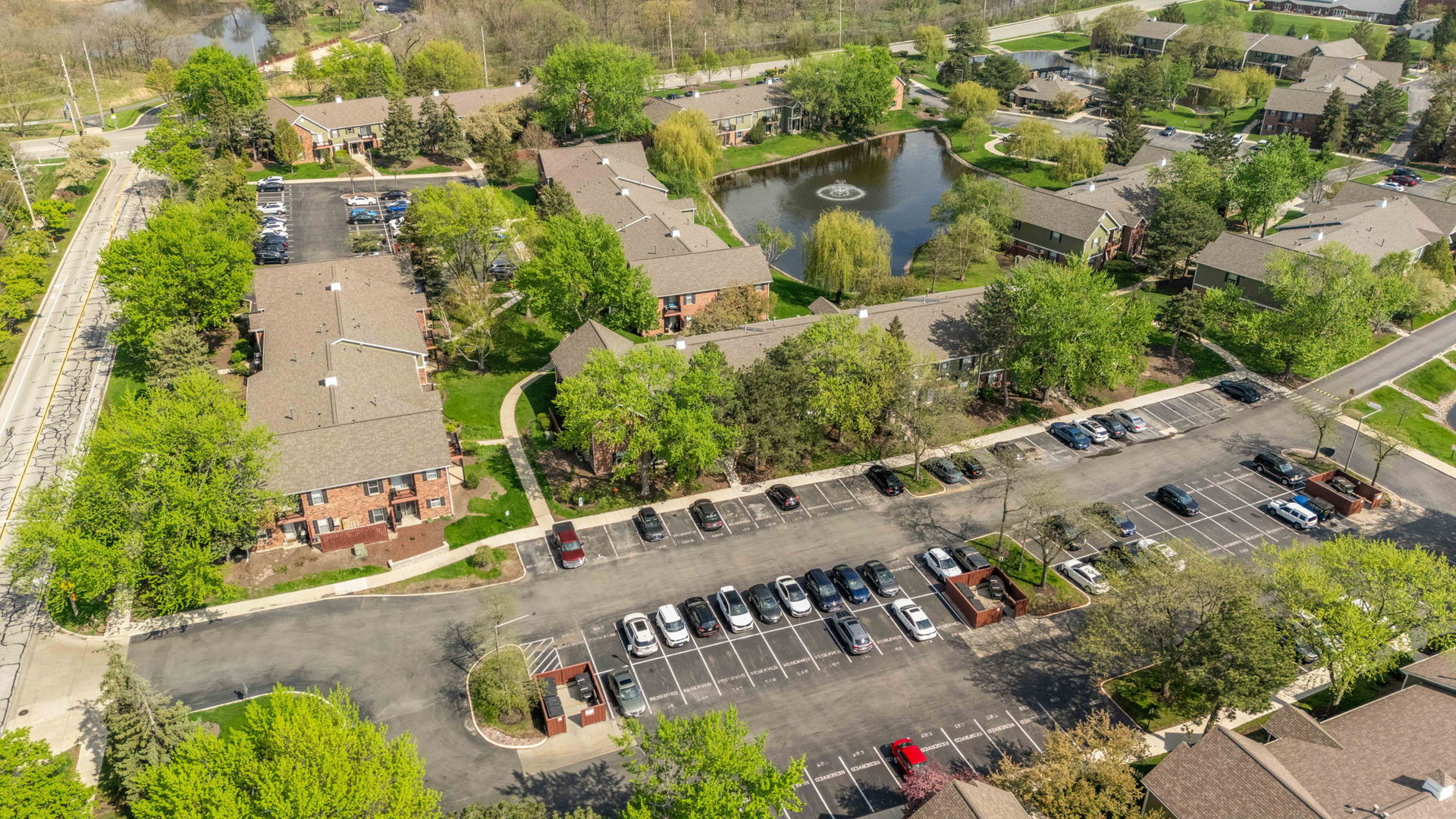 1332 McDowell Road #201, Naperville, IL 60563