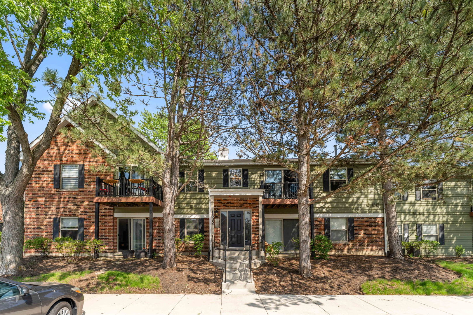 1332 McDowell Road #201, Naperville, IL 60563