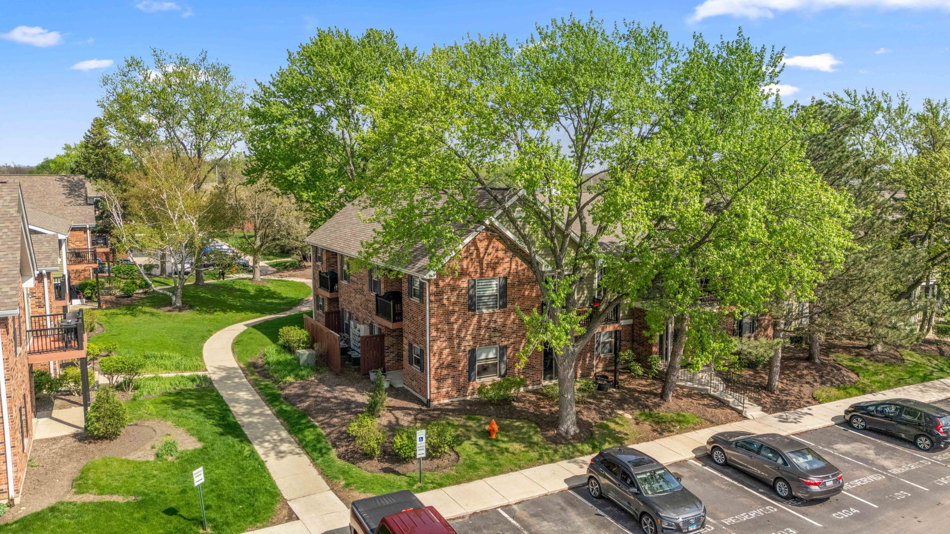 1332 McDowell Road #201, Naperville, IL 60563