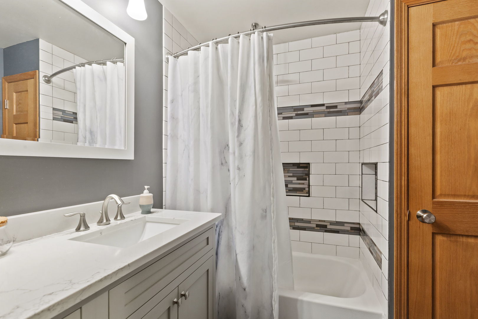 814 SCOTT Street, Algonquin, IL 60102