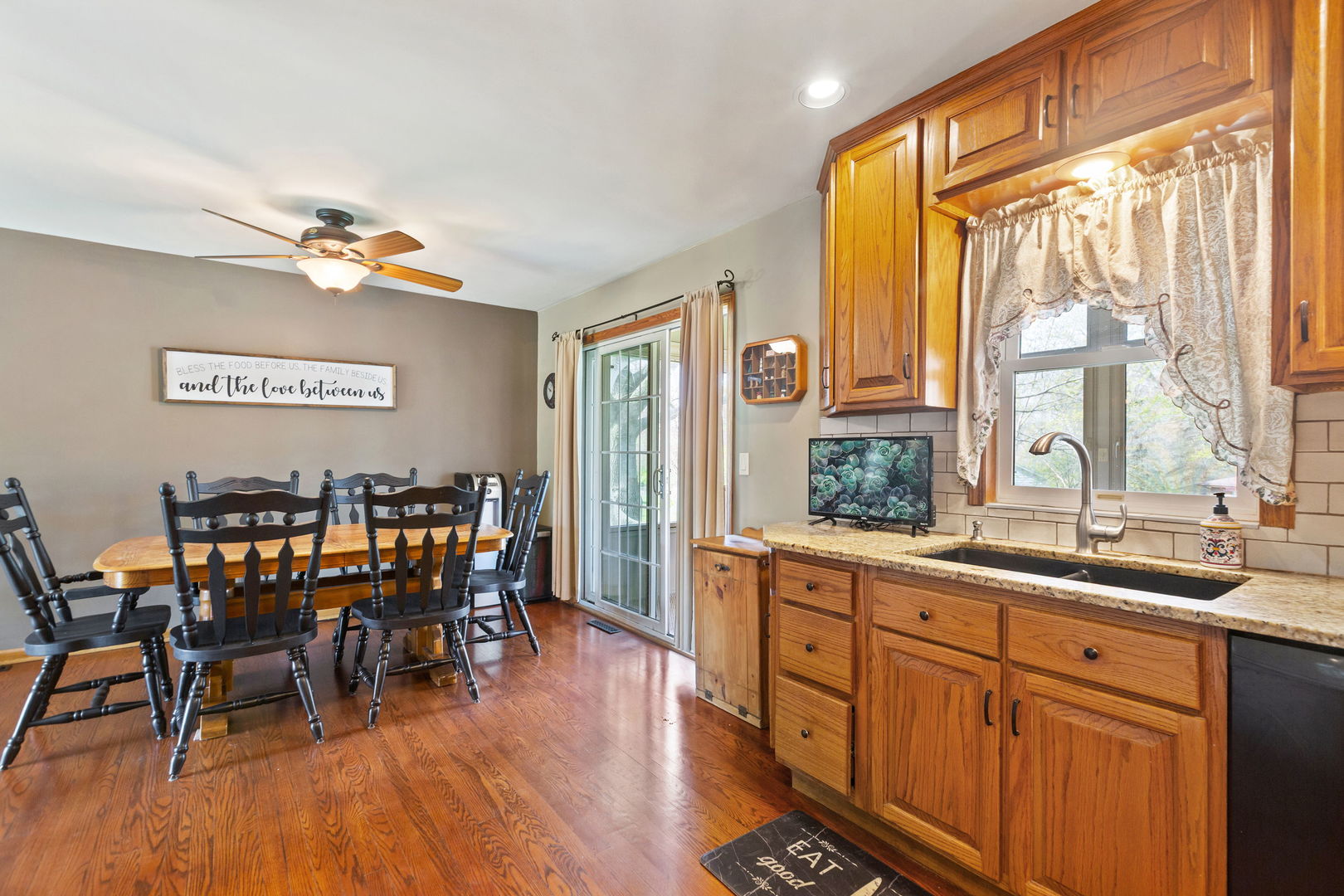 814 SCOTT Street, Algonquin, IL 60102