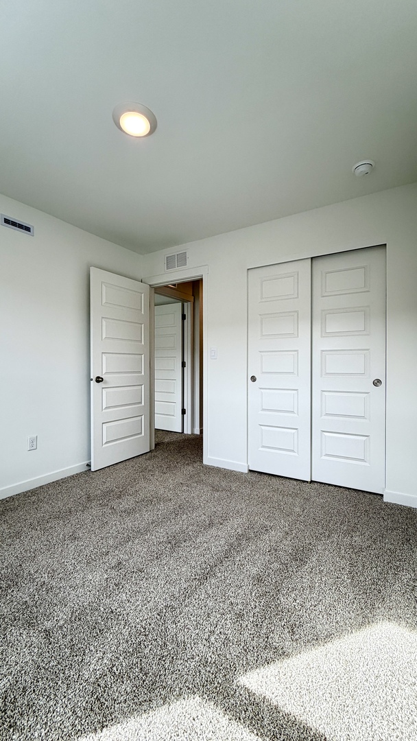 863 Briar Glen Court #863, Hampshire, IL 60140