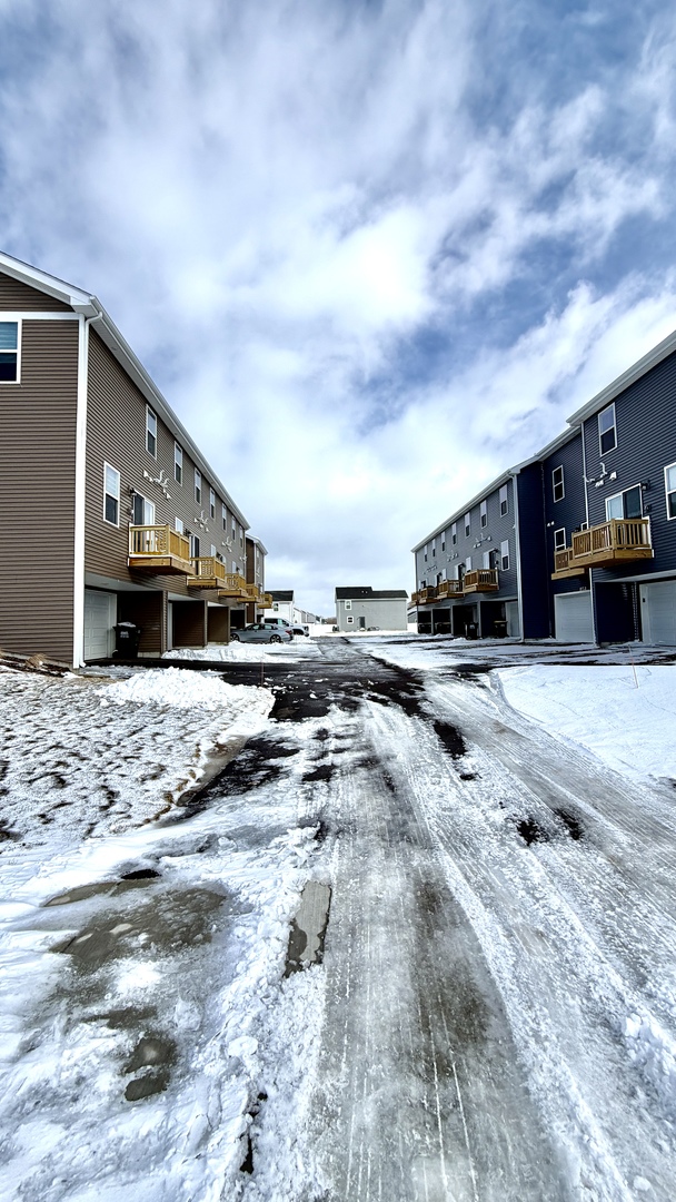 863 Briar Glen Court #863, Hampshire, IL 60140