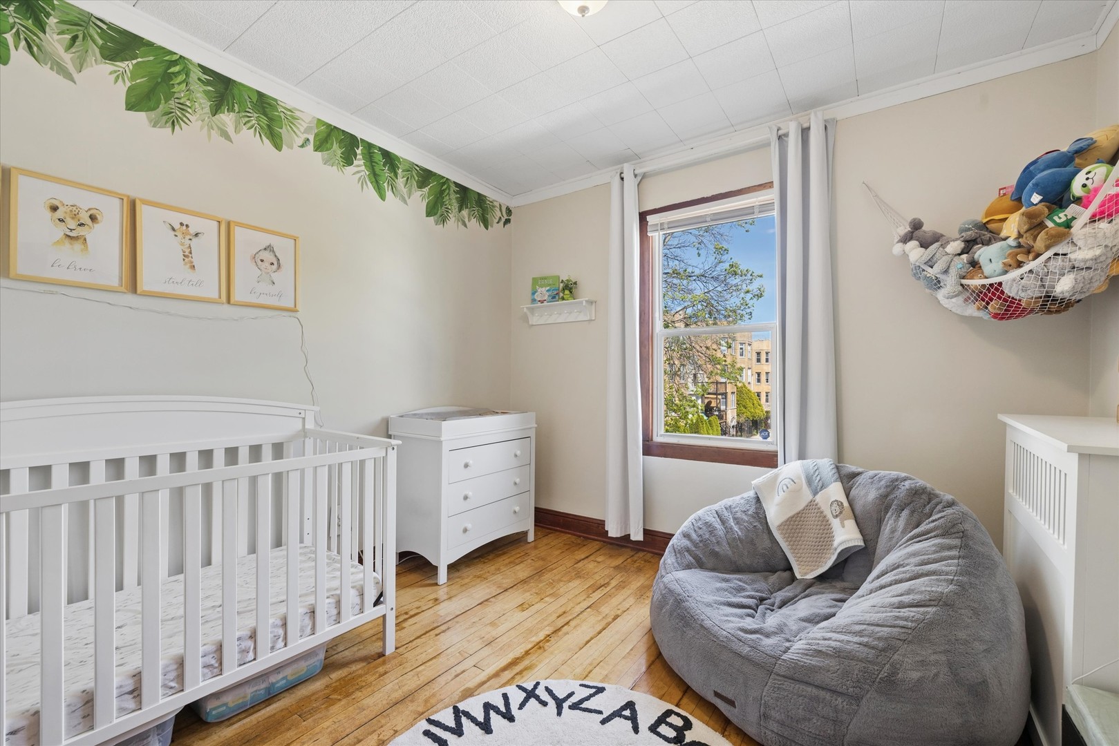 2228 N Central Park Avenue, Chicago, IL 60647