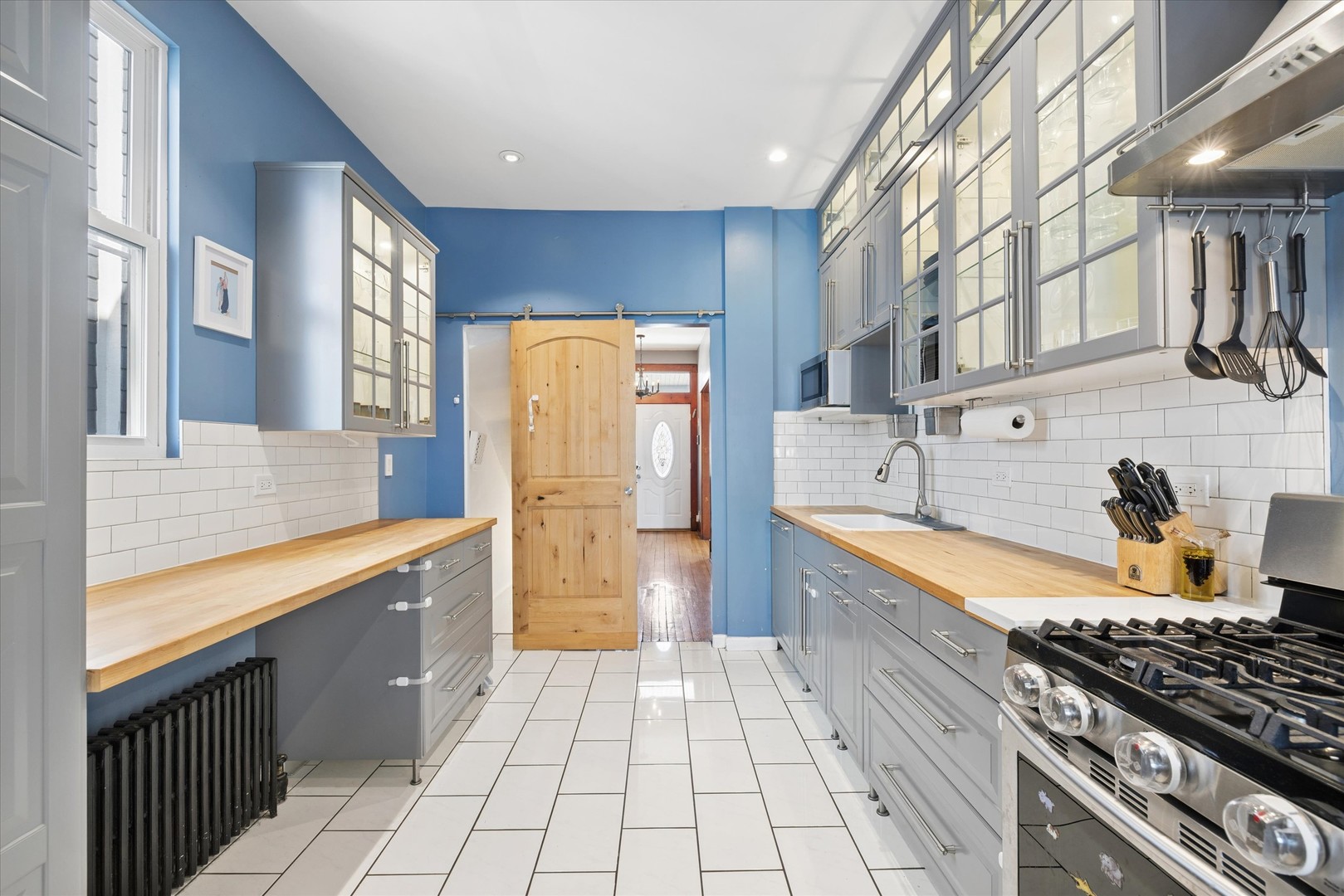 2228 N Central Park Avenue, Chicago, IL 60647