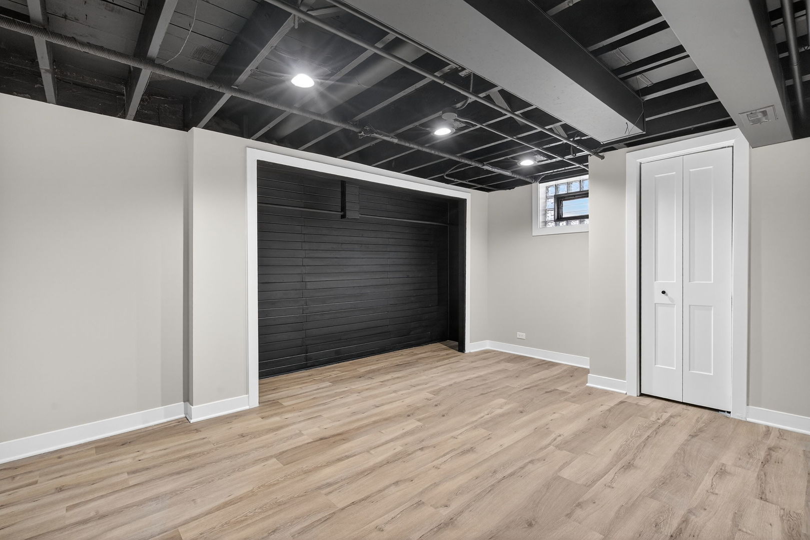 6025 W 55th Street, Chicago, IL 60638