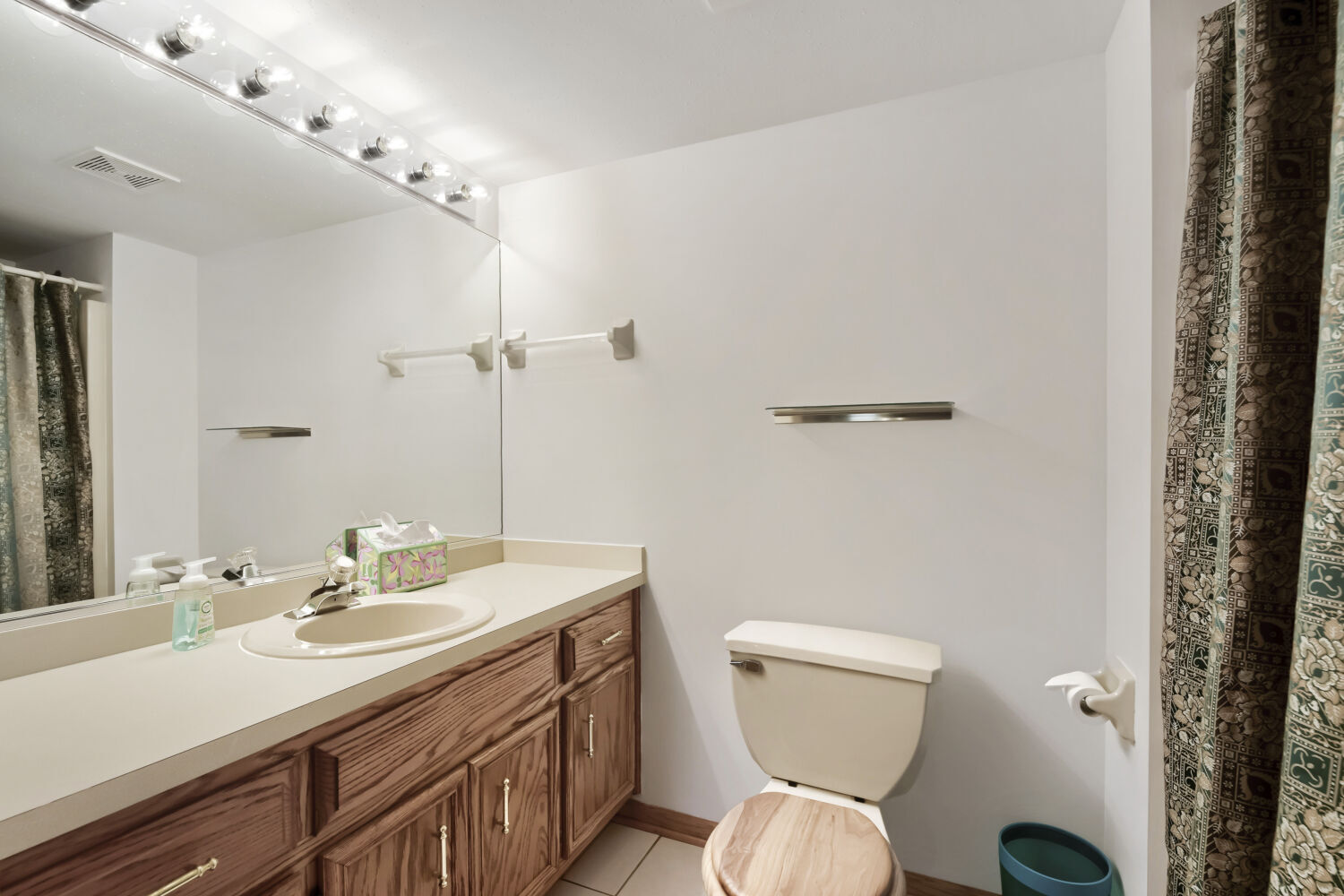 4940 W 134 Court #403, Crestwood, IL 60418