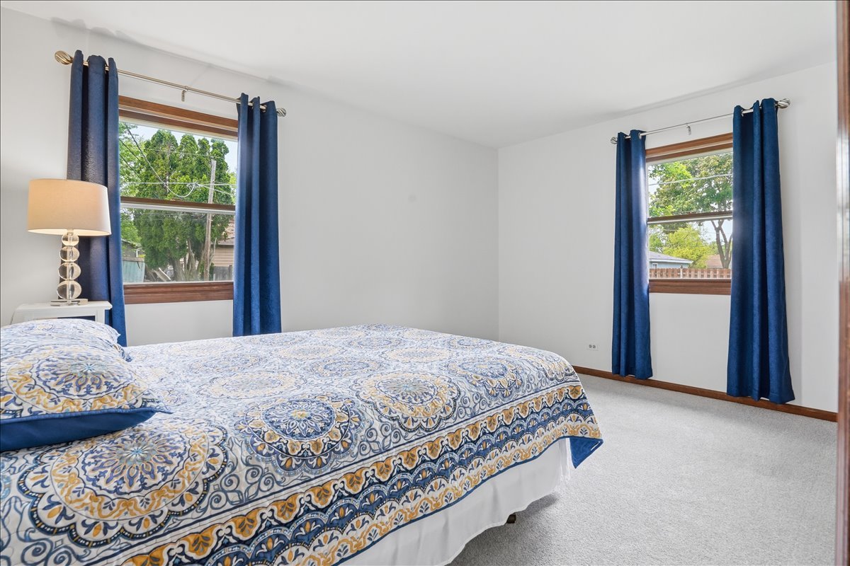 58 N California Avenue, Mundelein, IL 60060