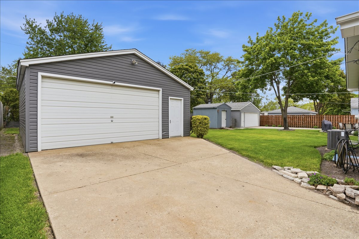 58 N California Avenue, Mundelein, IL 60060