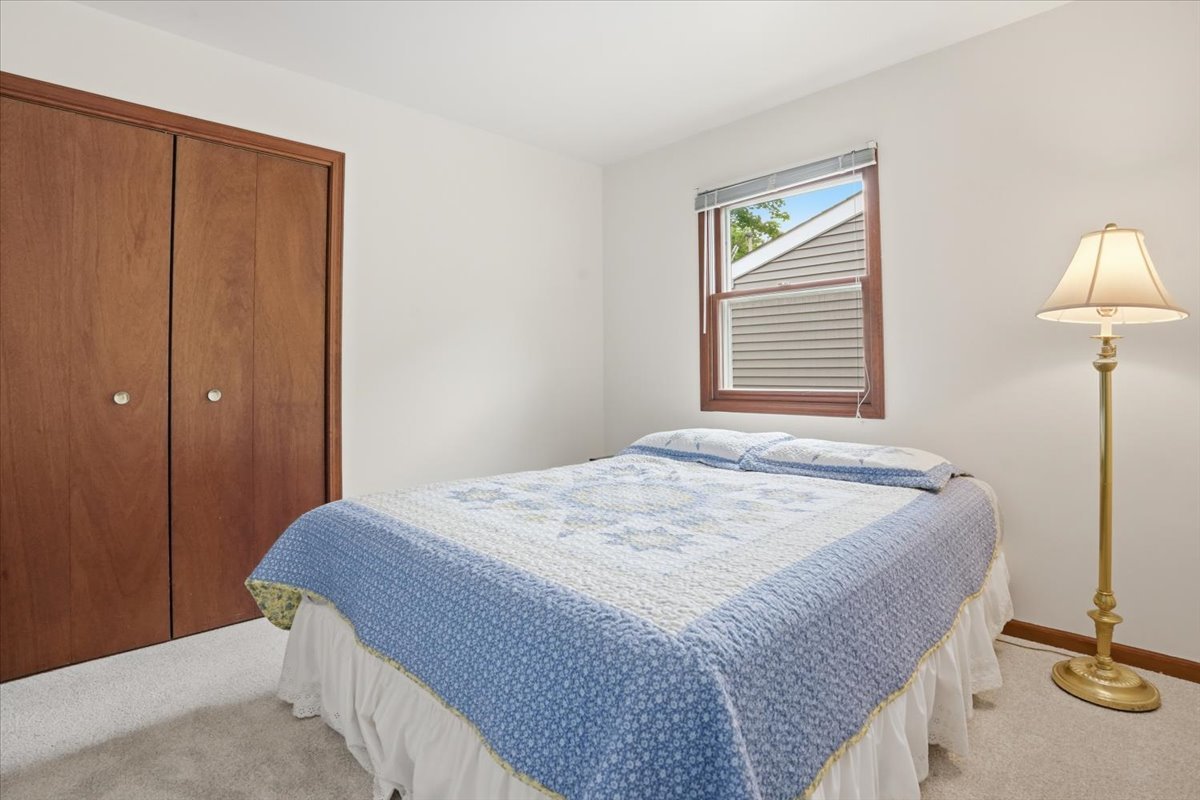 58 N California Avenue, Mundelein, IL 60060