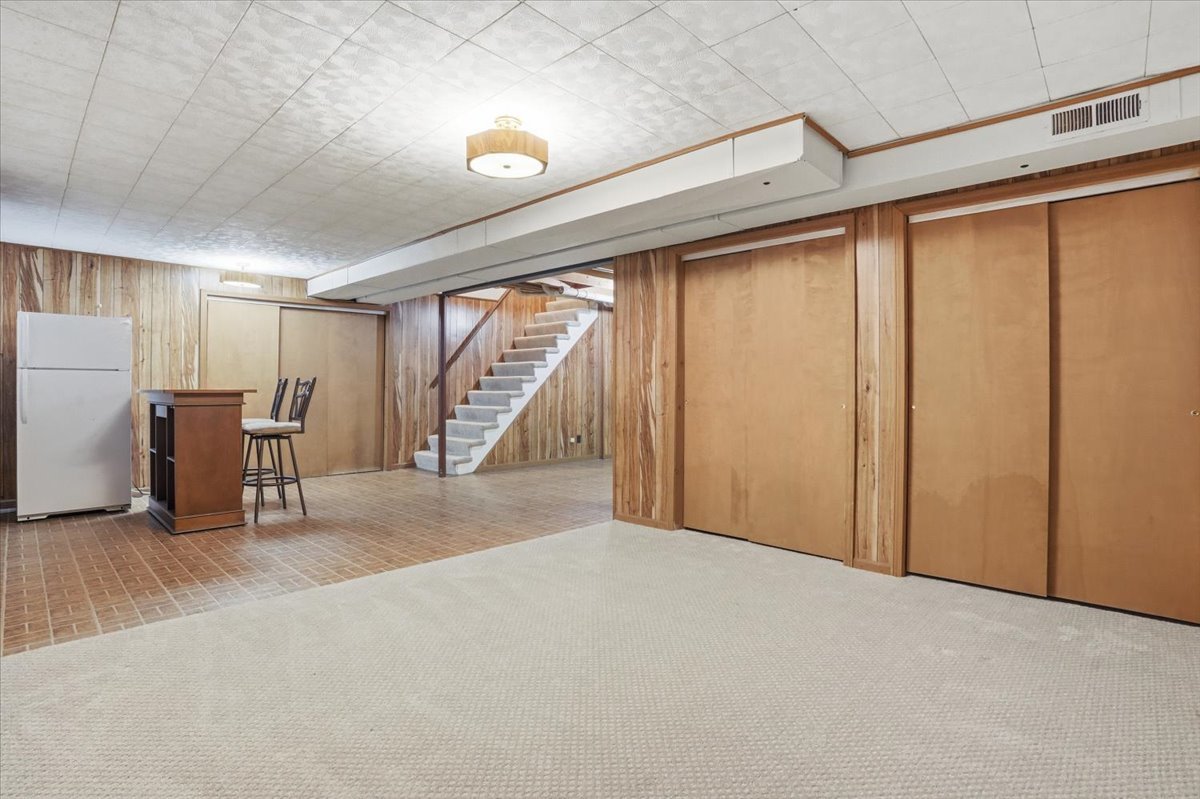 58 N California Avenue, Mundelein, IL 60060
