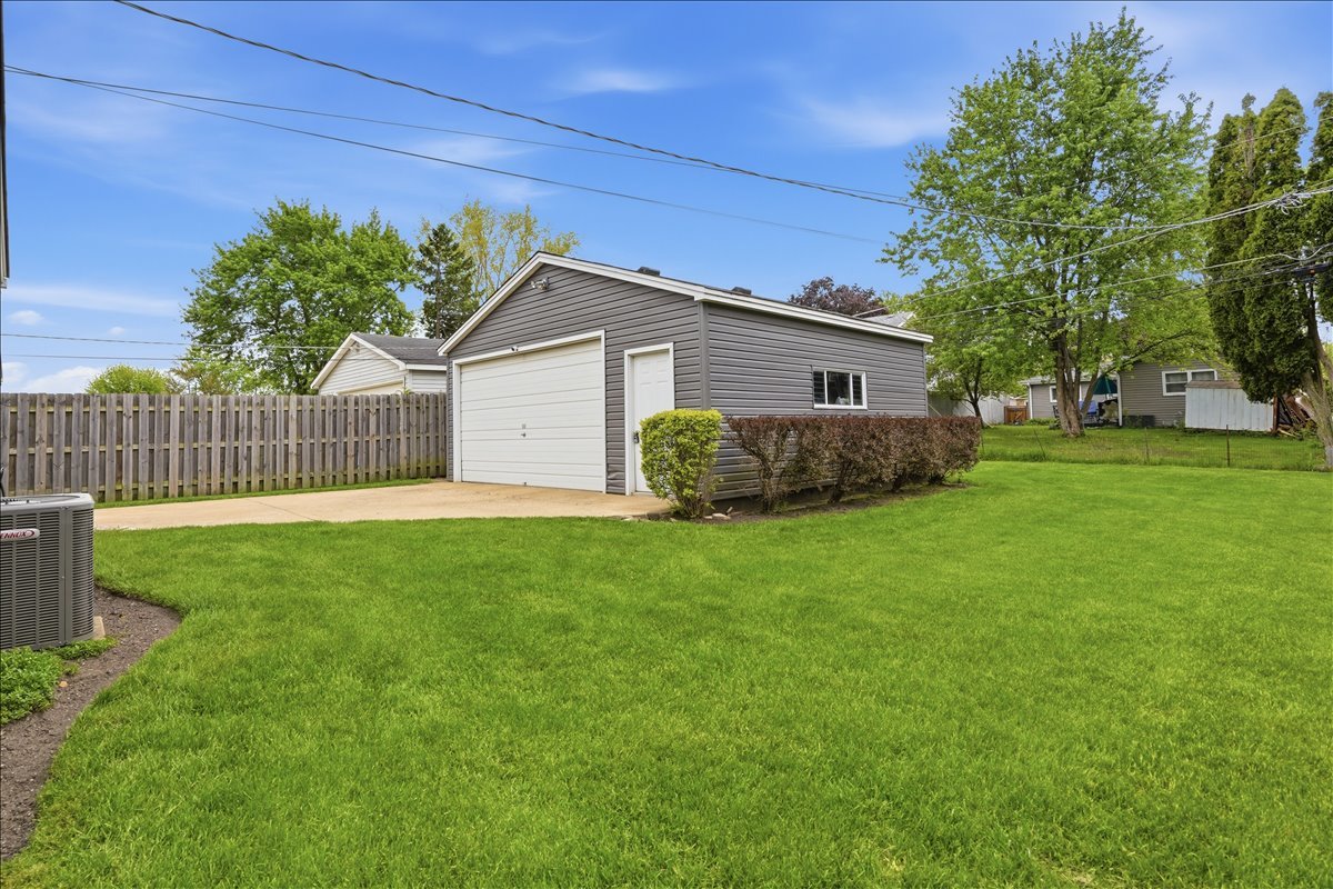 58 N California Avenue, Mundelein, IL 60060