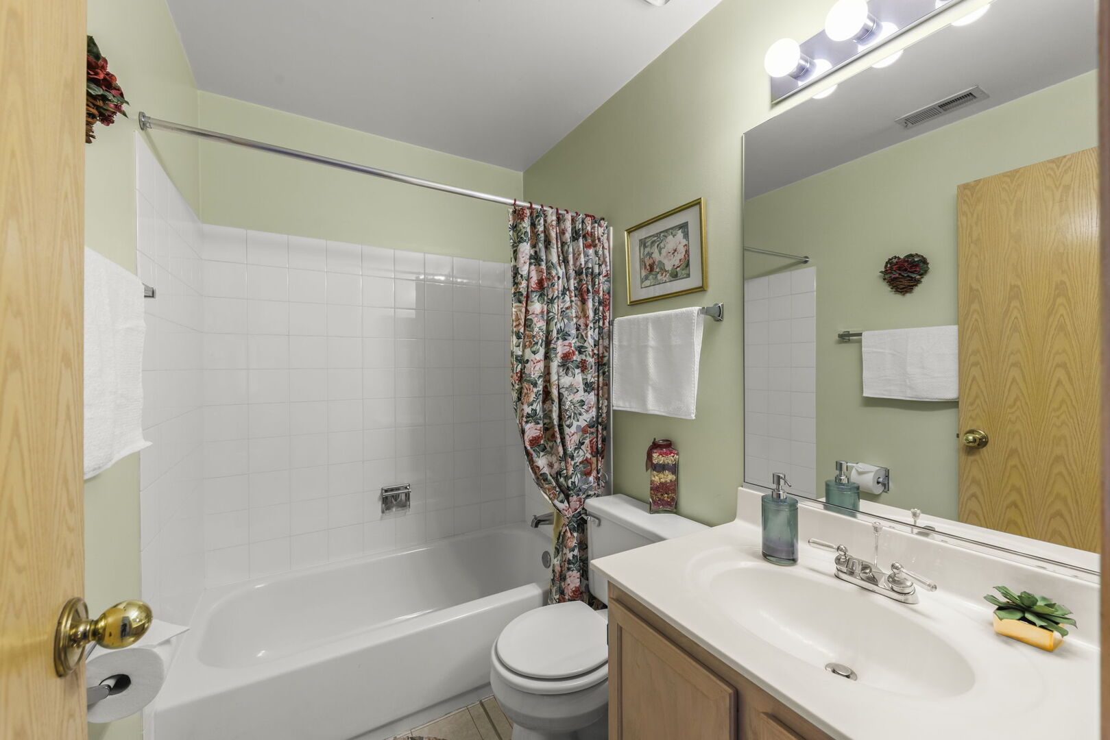 2865 Meadow Lane #v2, Schaumburg, IL 60193