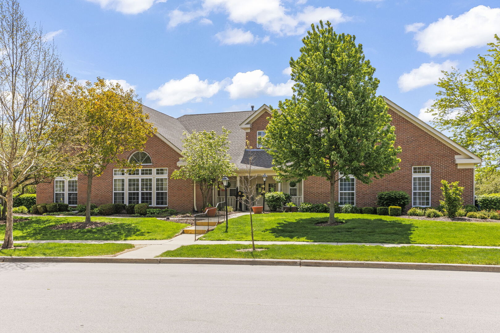 2865 Meadow Lane #v2, Schaumburg, IL 60193