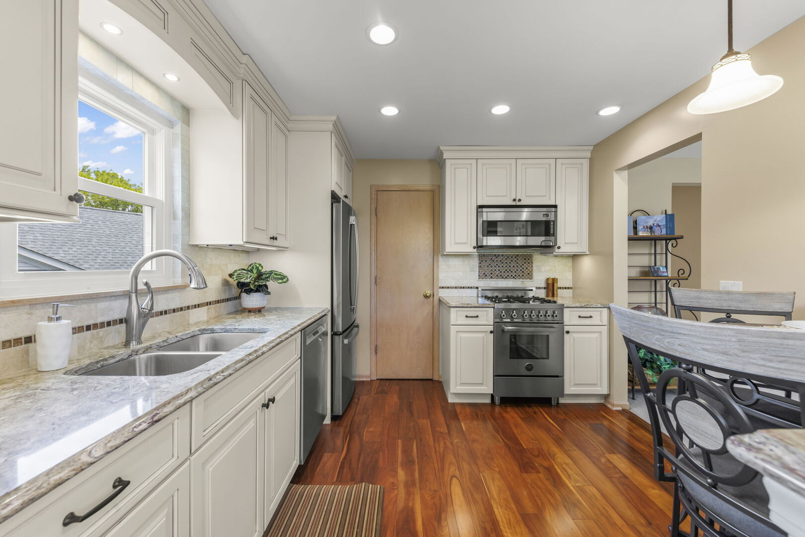 2865 Meadow Lane #v2, Schaumburg, IL 60193