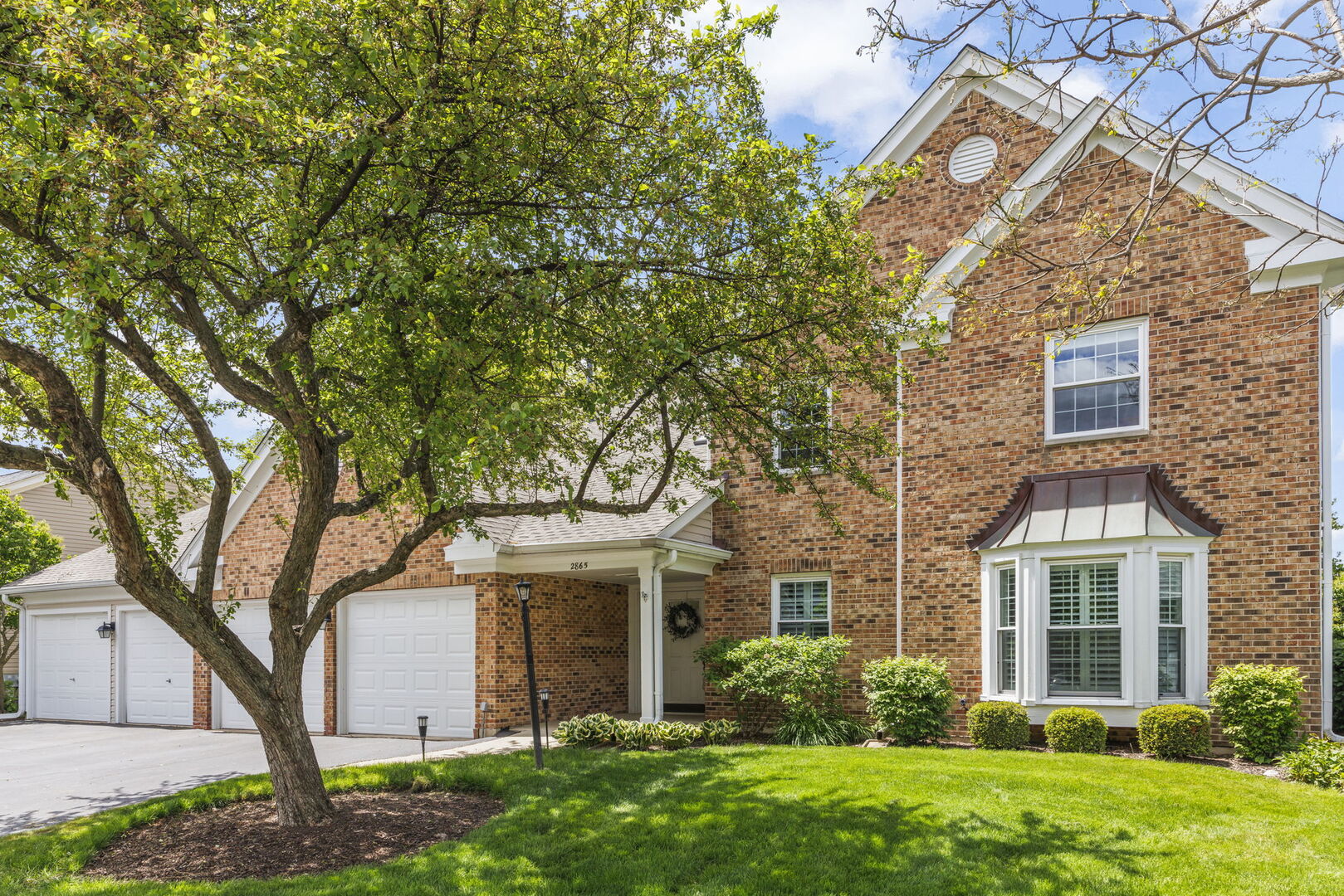 2865 Meadow Lane #v2, Schaumburg, IL 60193