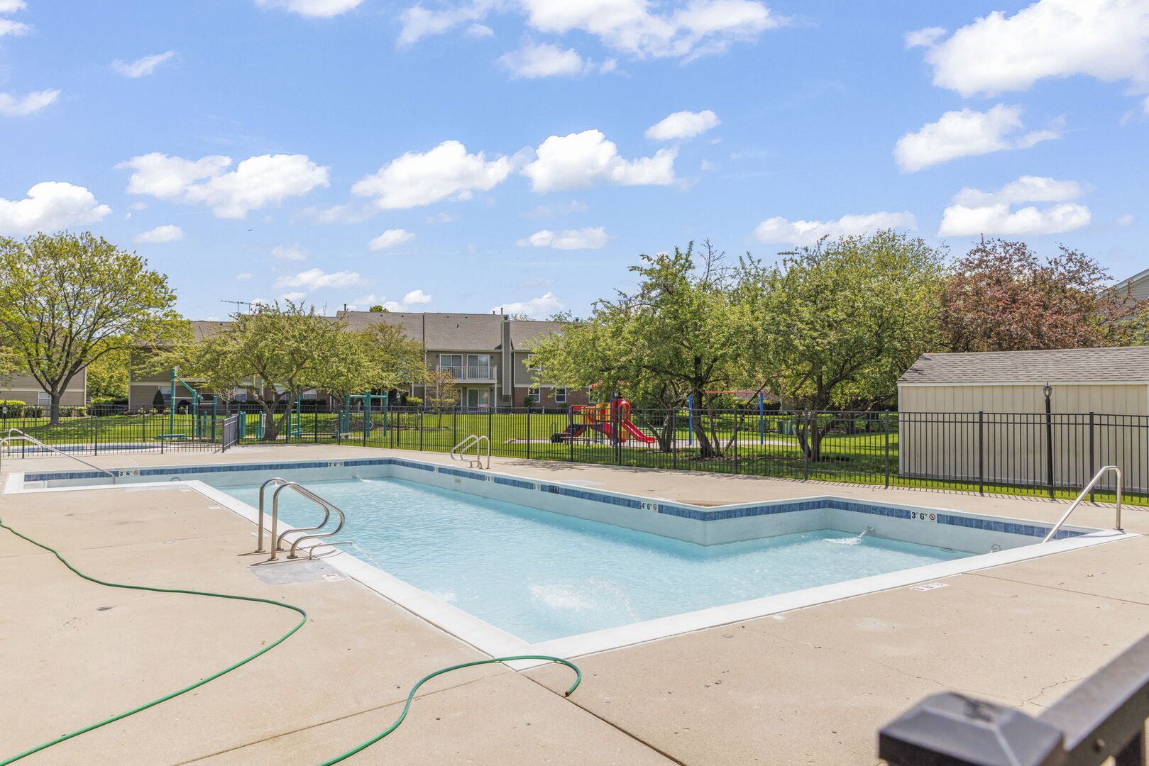 2865 Meadow Lane #v2, Schaumburg, IL 60193