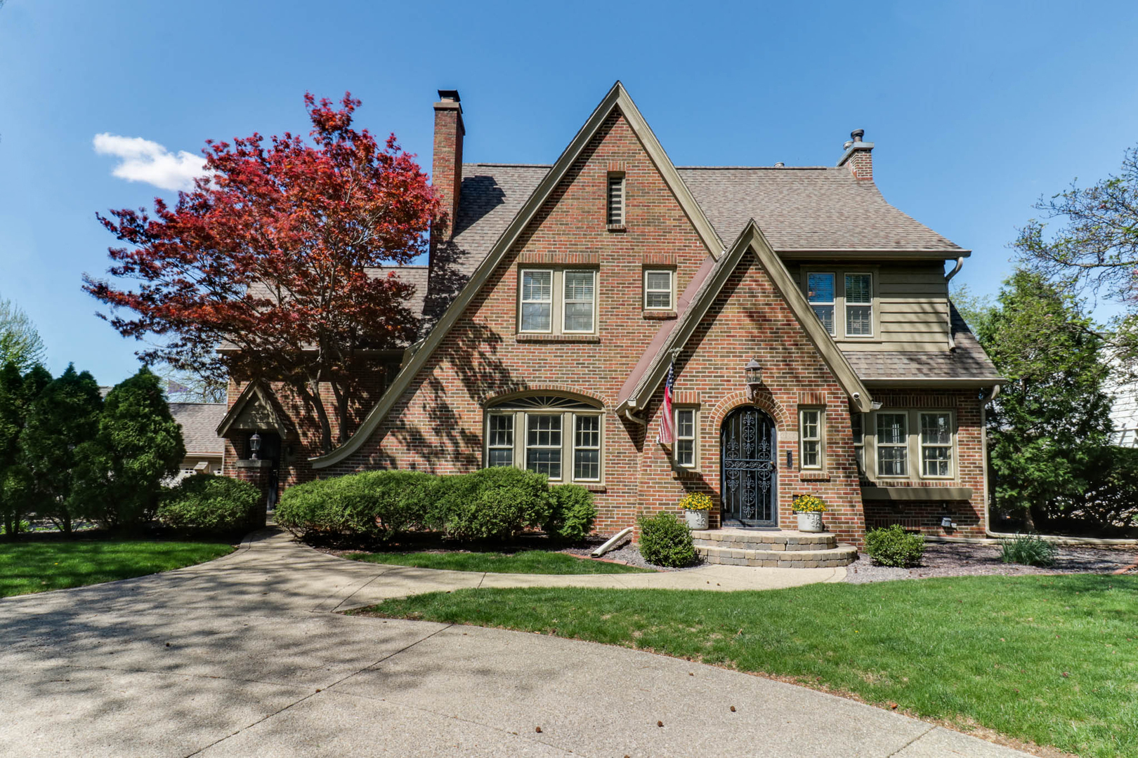 1202 Elmwood Road, Bloomington, IL 61701