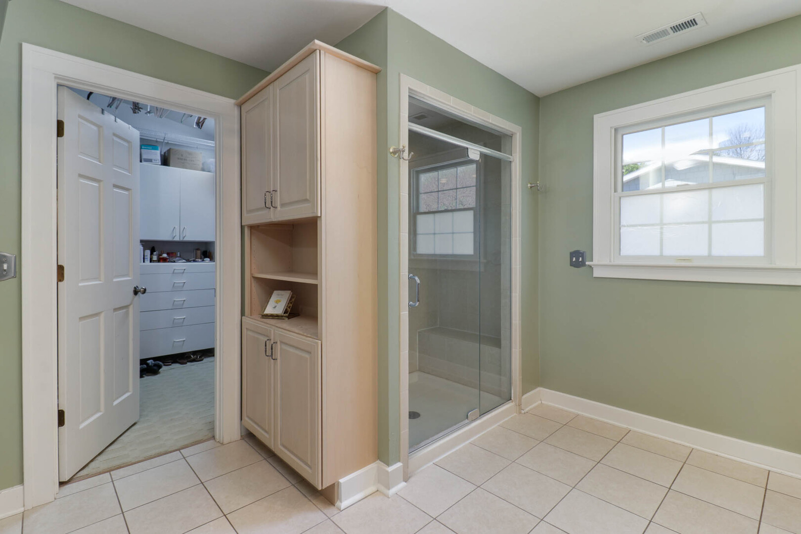 1202 Elmwood Road, Bloomington, IL 61701