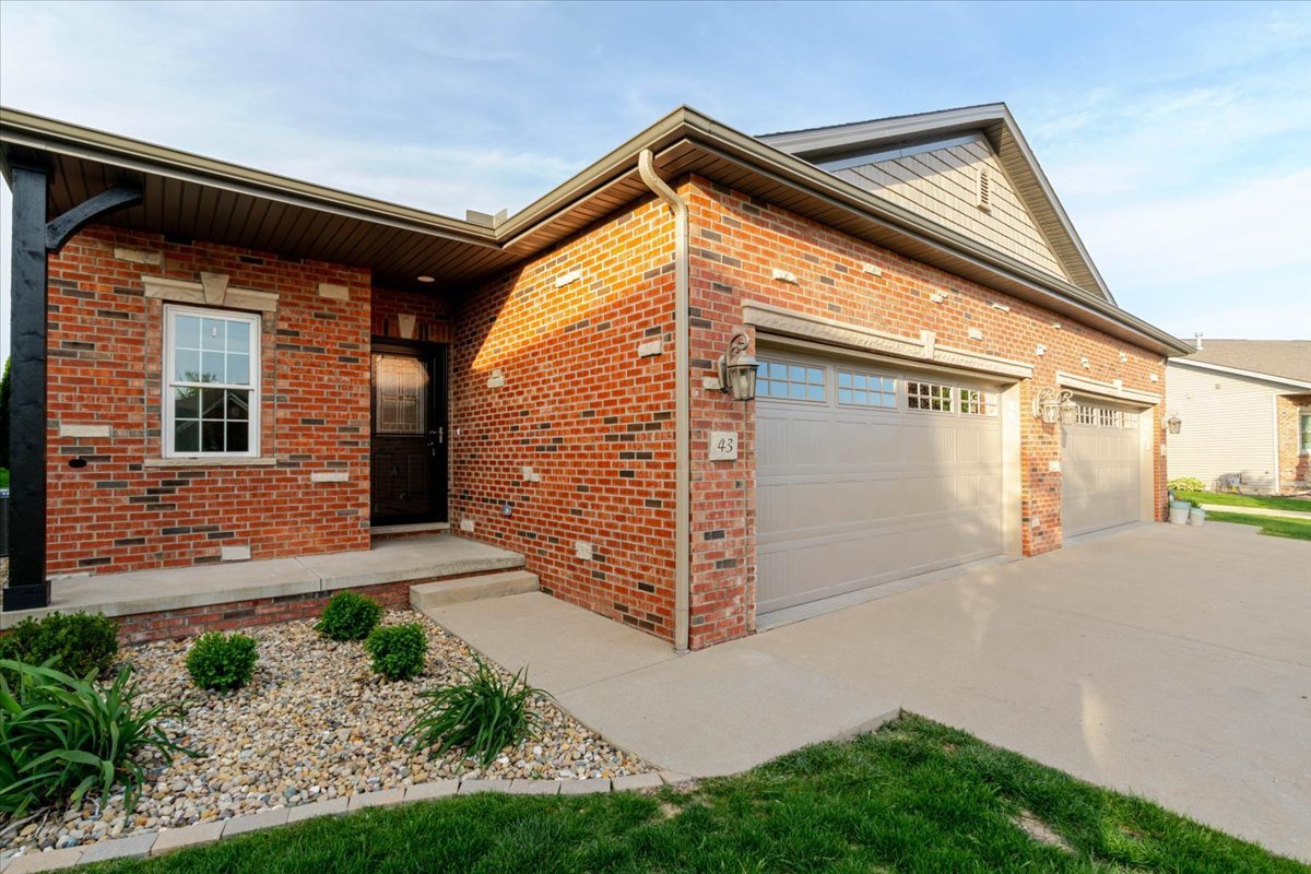 43 Yukon Circle, Bloomington, IL 61705