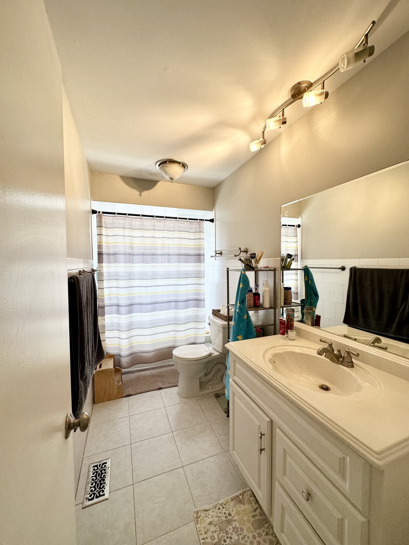 8404 S 79th Avenue, Justice, IL 60458