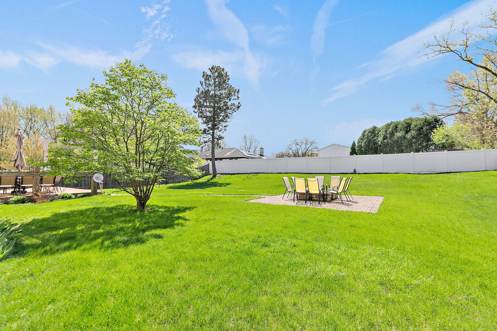 1363 W Saint James Court, Palatine, IL 60067