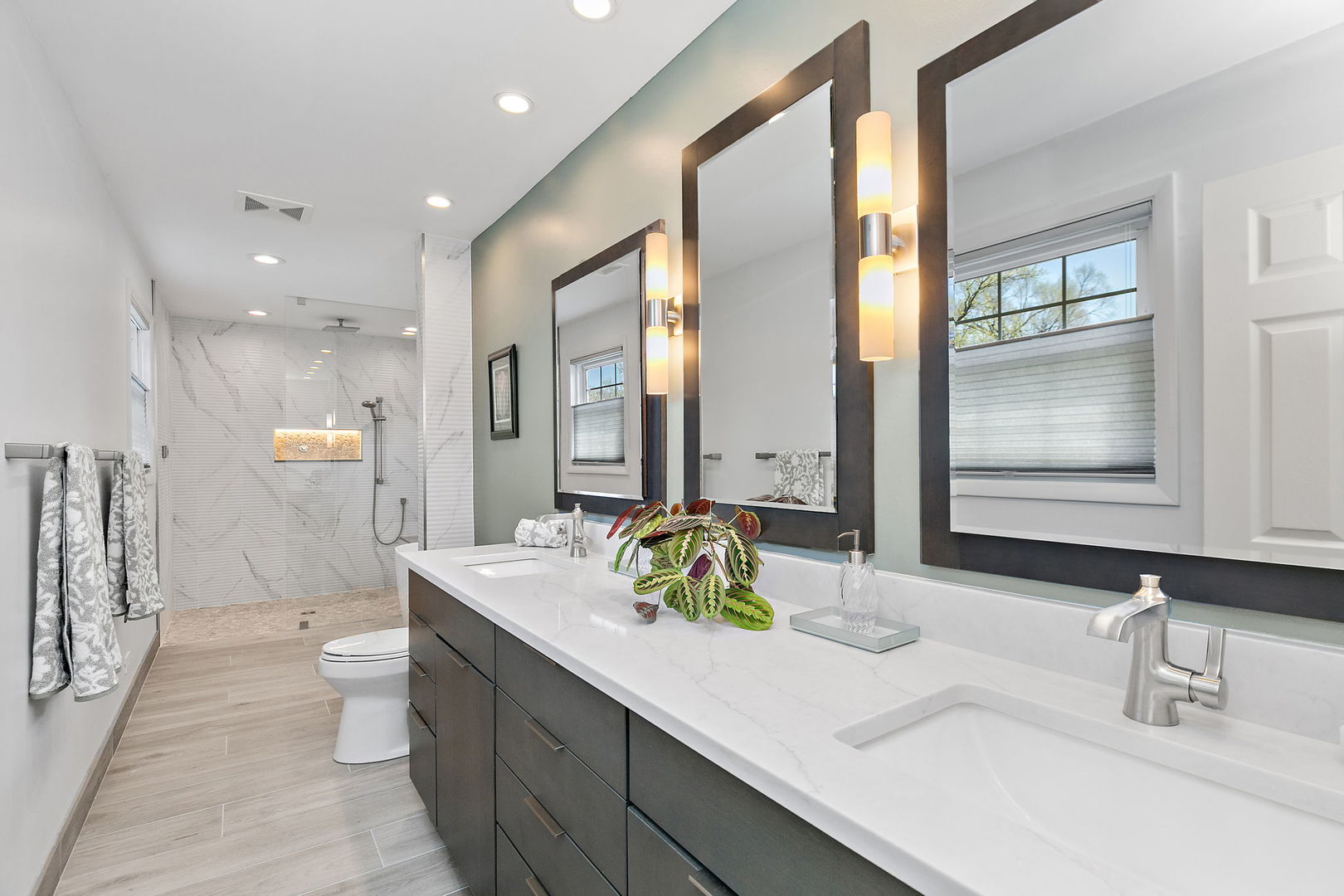 1363 W Saint James Court, Palatine, IL 60067