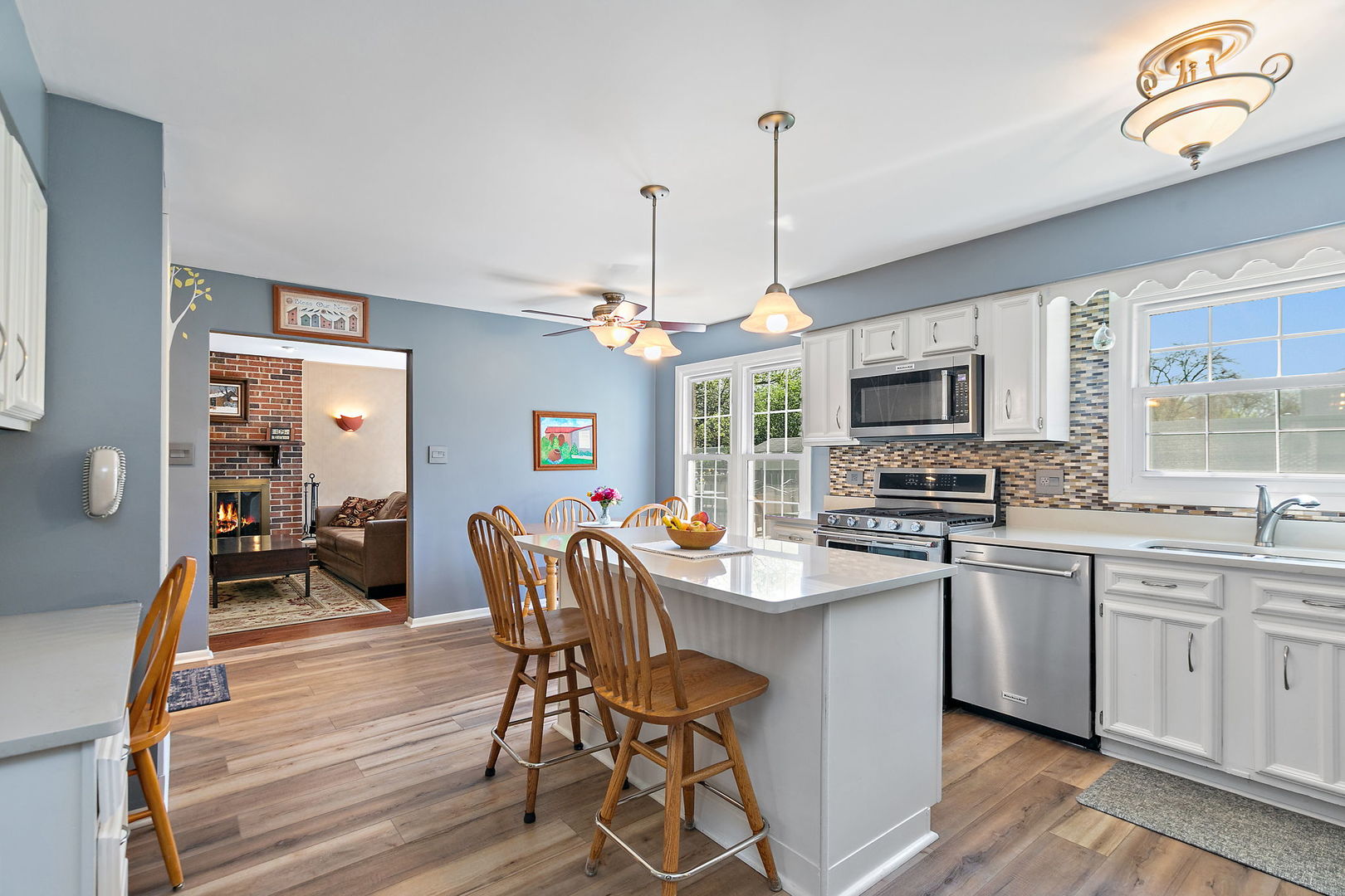 1363 W Saint James Court, Palatine, IL 60067