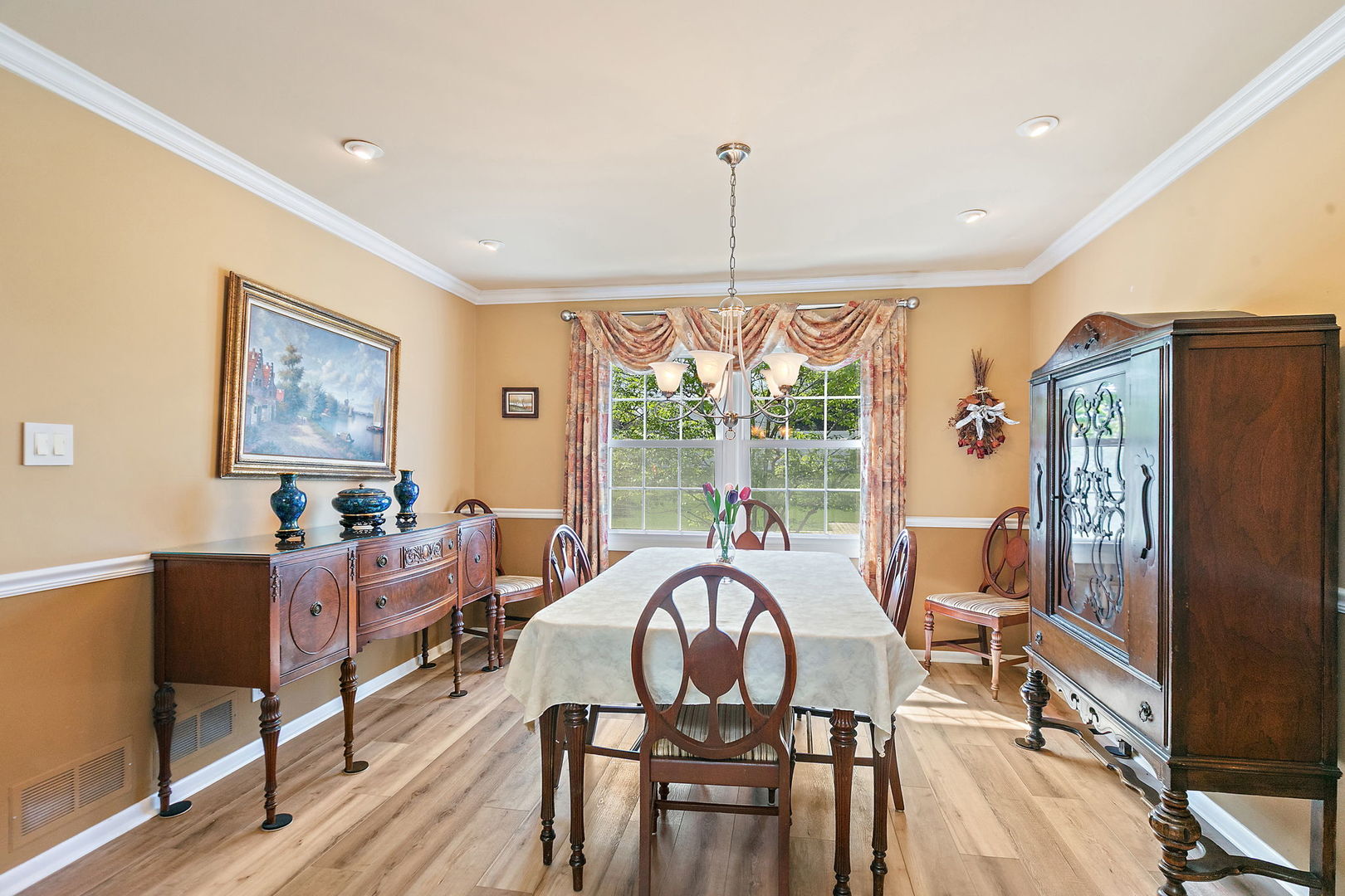 1363 W Saint James Court, Palatine, IL 60067