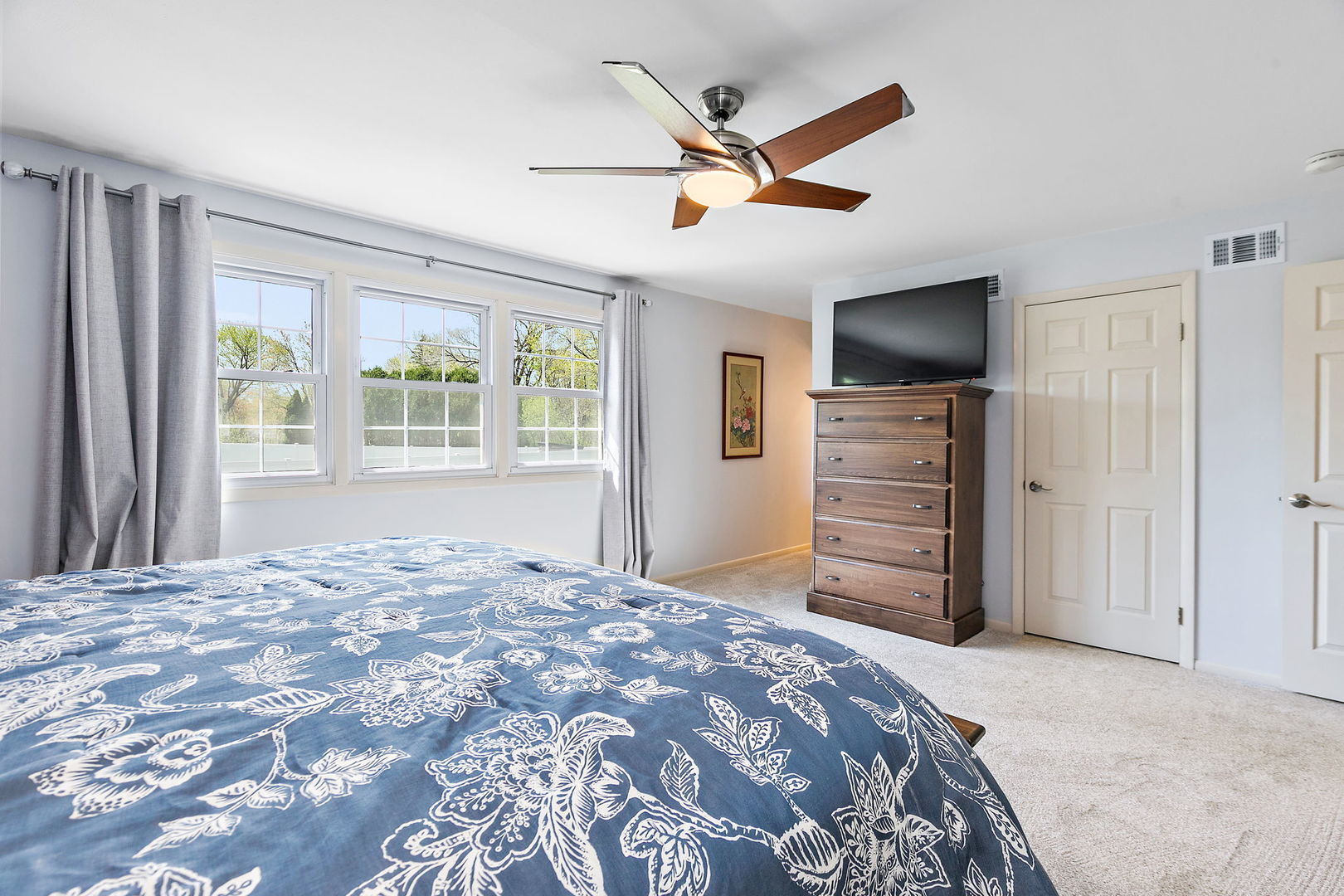 1363 W Saint James Court, Palatine, IL 60067